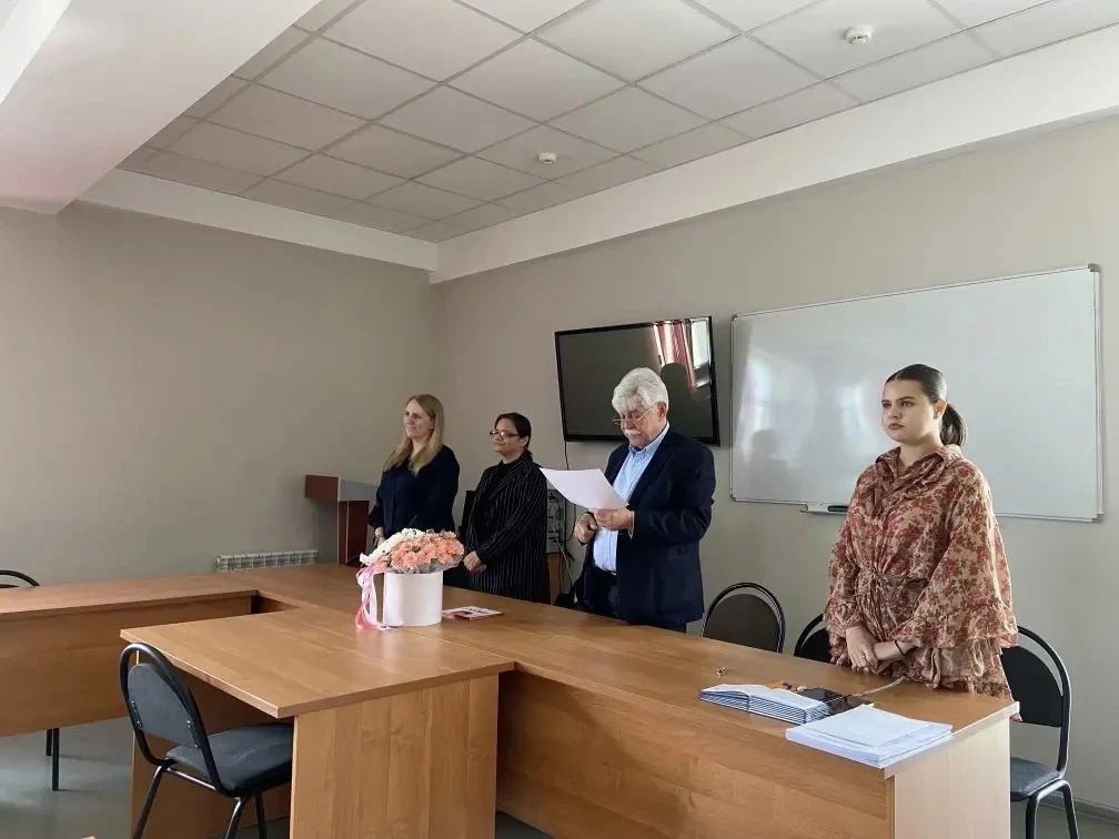 Итоговая аттестация по английскому языку у международников продолжается