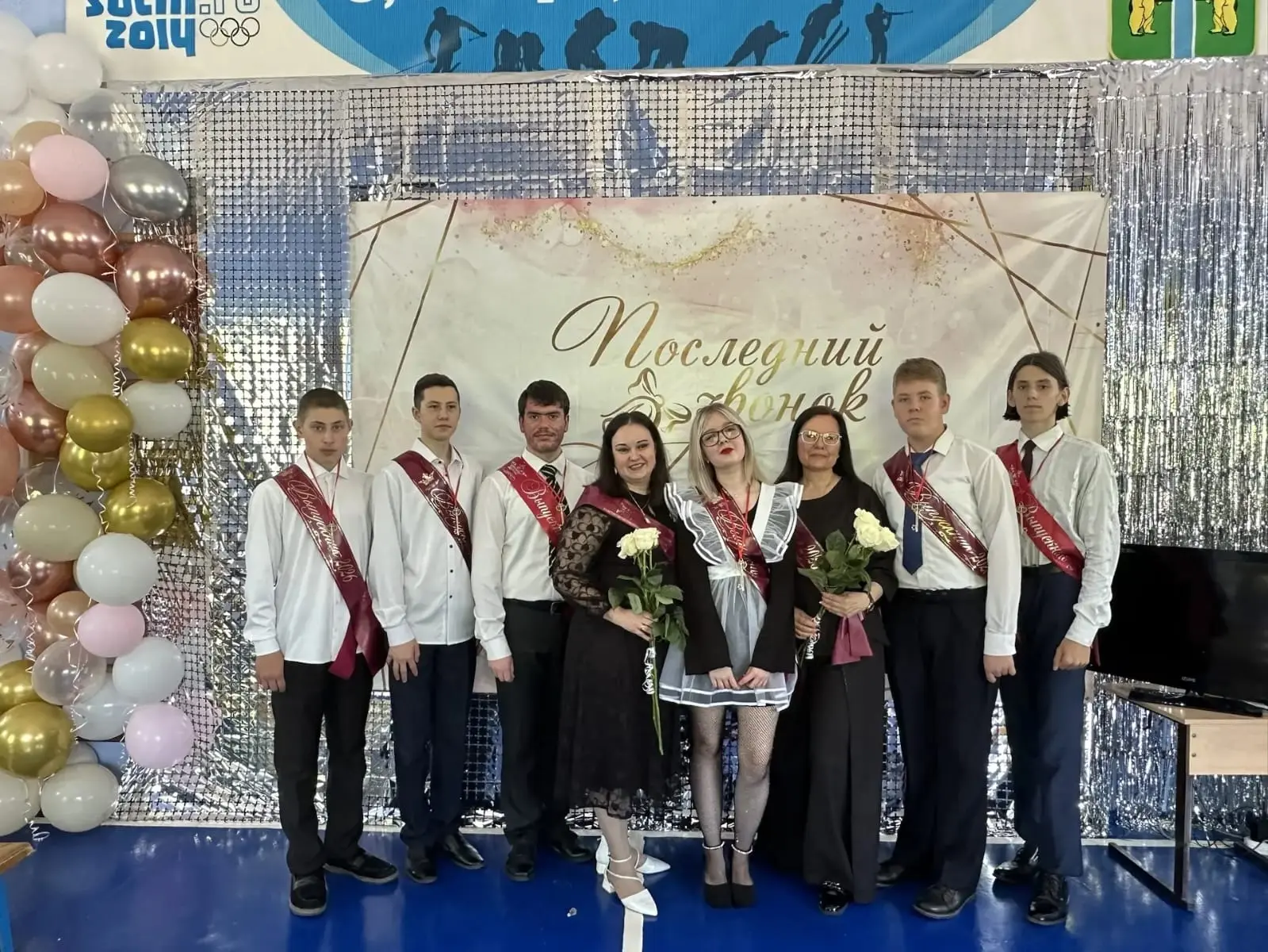 🎬 Золотой выпуск 2026: Церемония «Оскар» в нашей школе!

26 мая в стенах родной школы прозвучал Пос