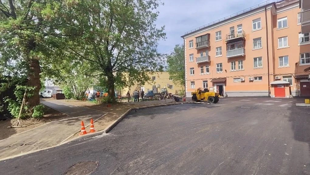 🏡 Во дворах Богородского округа наводят красоту: где уже работают?    Рассказываем, какие дворы прео