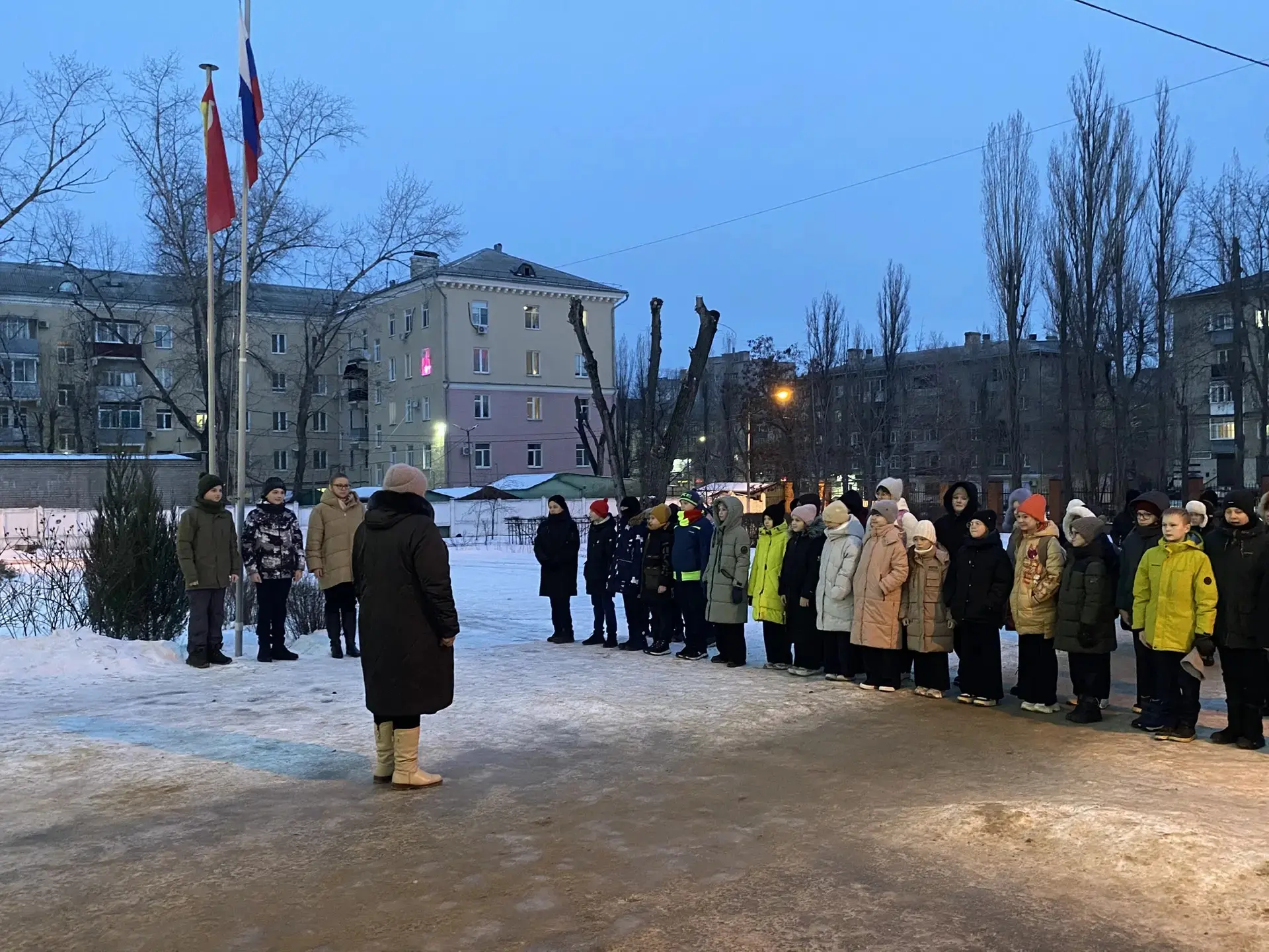 19 января стартовала новая рабочая неделя! 

По традиции неделю начали с церемонии подъёма государст