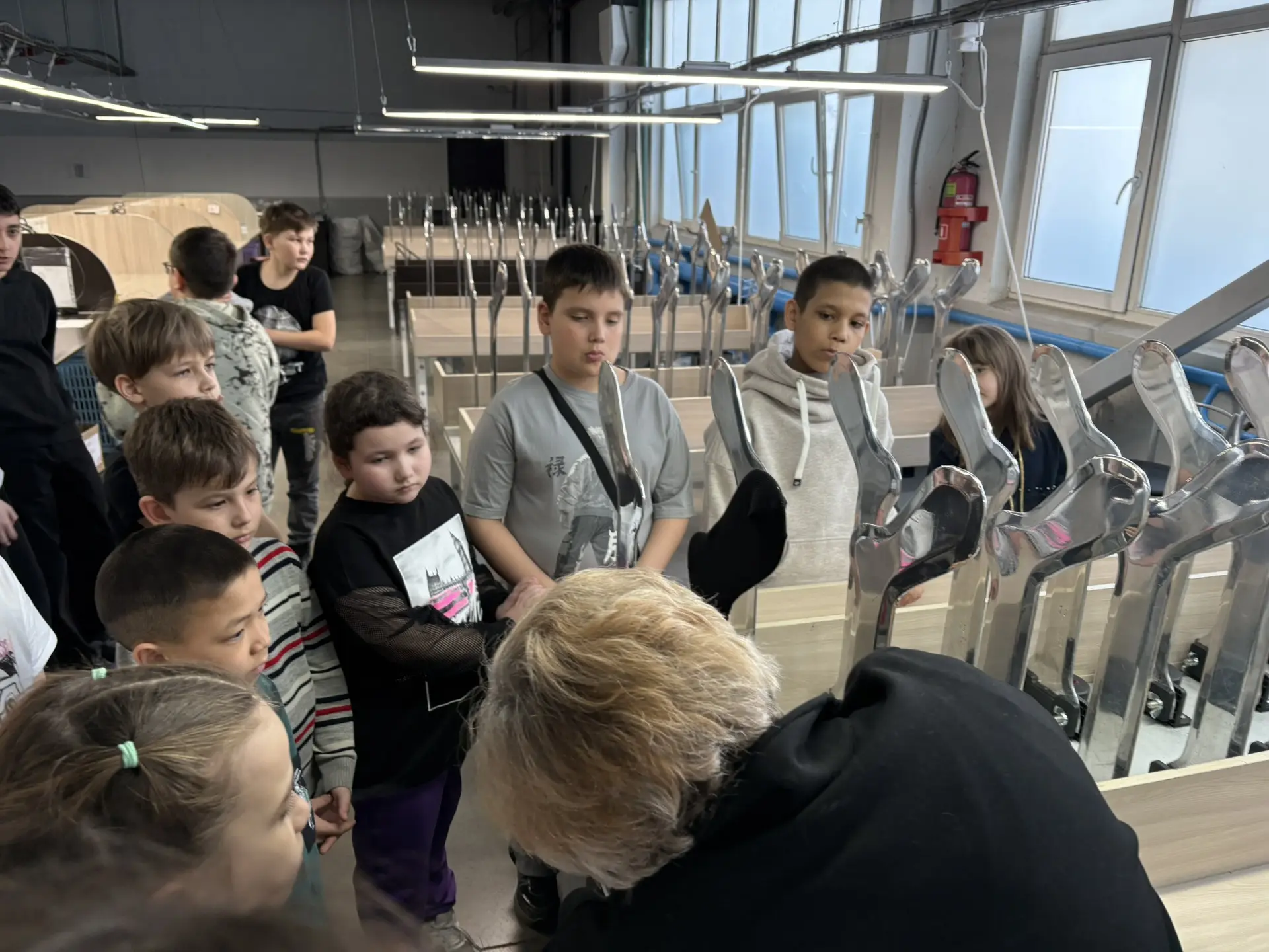 Ученики школы №58 побывали на фабрике «Челны носок»! 🧦  Ребята увидели, как производят носки: познак