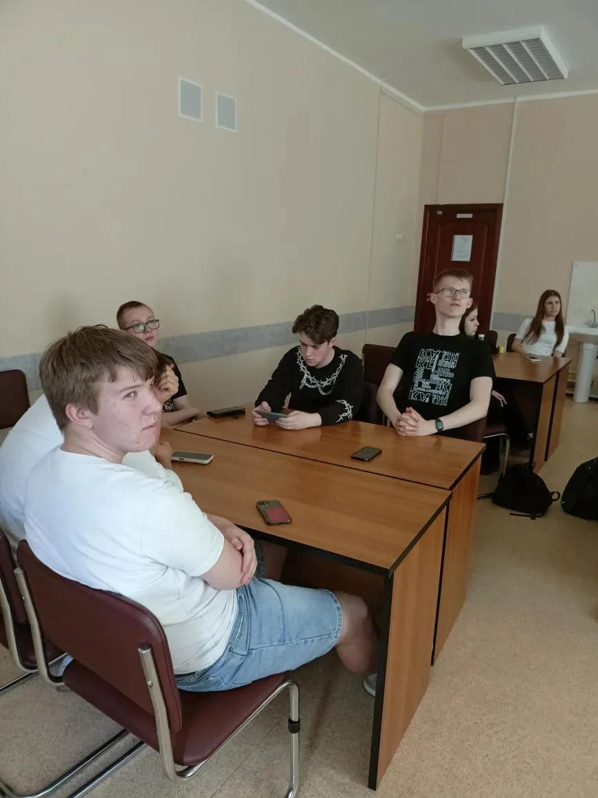 🎓 Финансовая грамотность в РАНХиГС: семейный бюджет и не только! Сегодня, 7 мая, для учащихся 10 А и