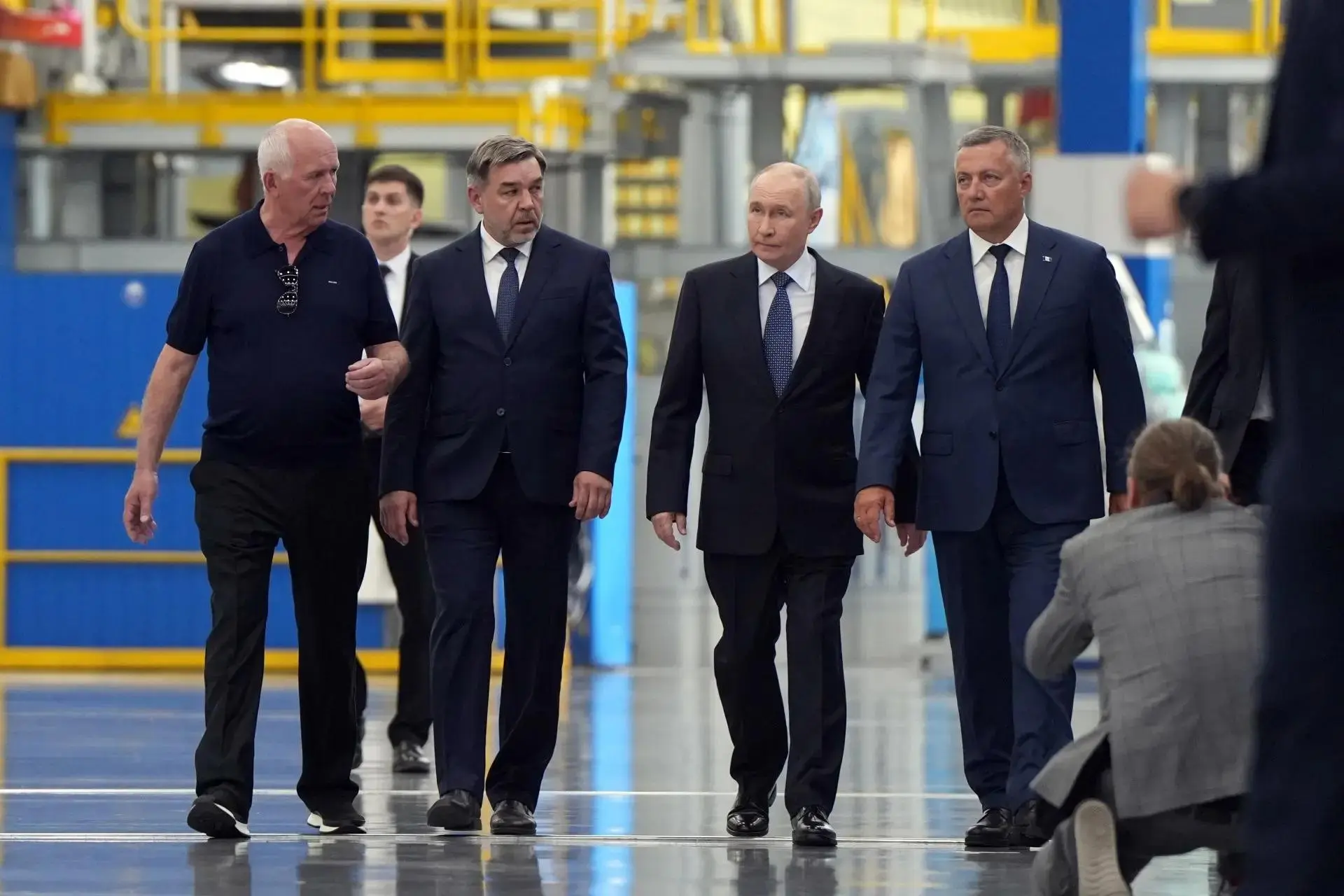 Президент России Владимир Путин посетил Иркутский авиационный завод

24 июля президент ознакомился с