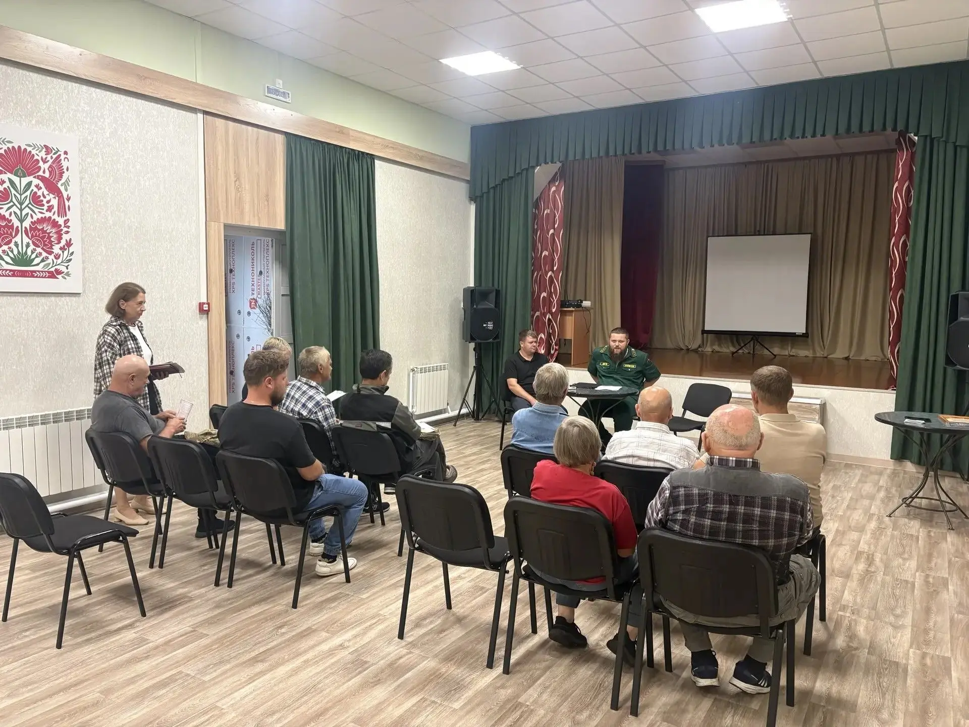 ✅ 29 июля 2026 года в селе Яр Томского района состоялась встреча жителей с сотрудниками  Департамент
