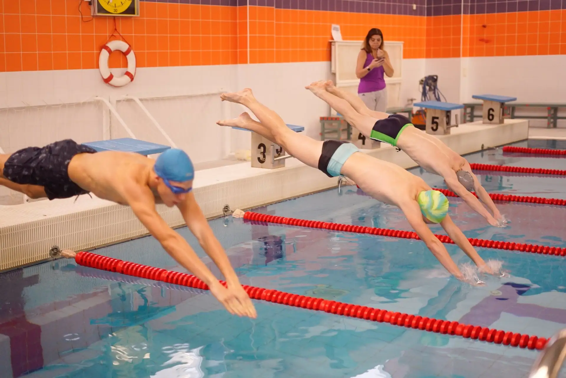 Доброе утро! Ныряем в новый день с головой и на максимальной скорости! 🏊‍💦