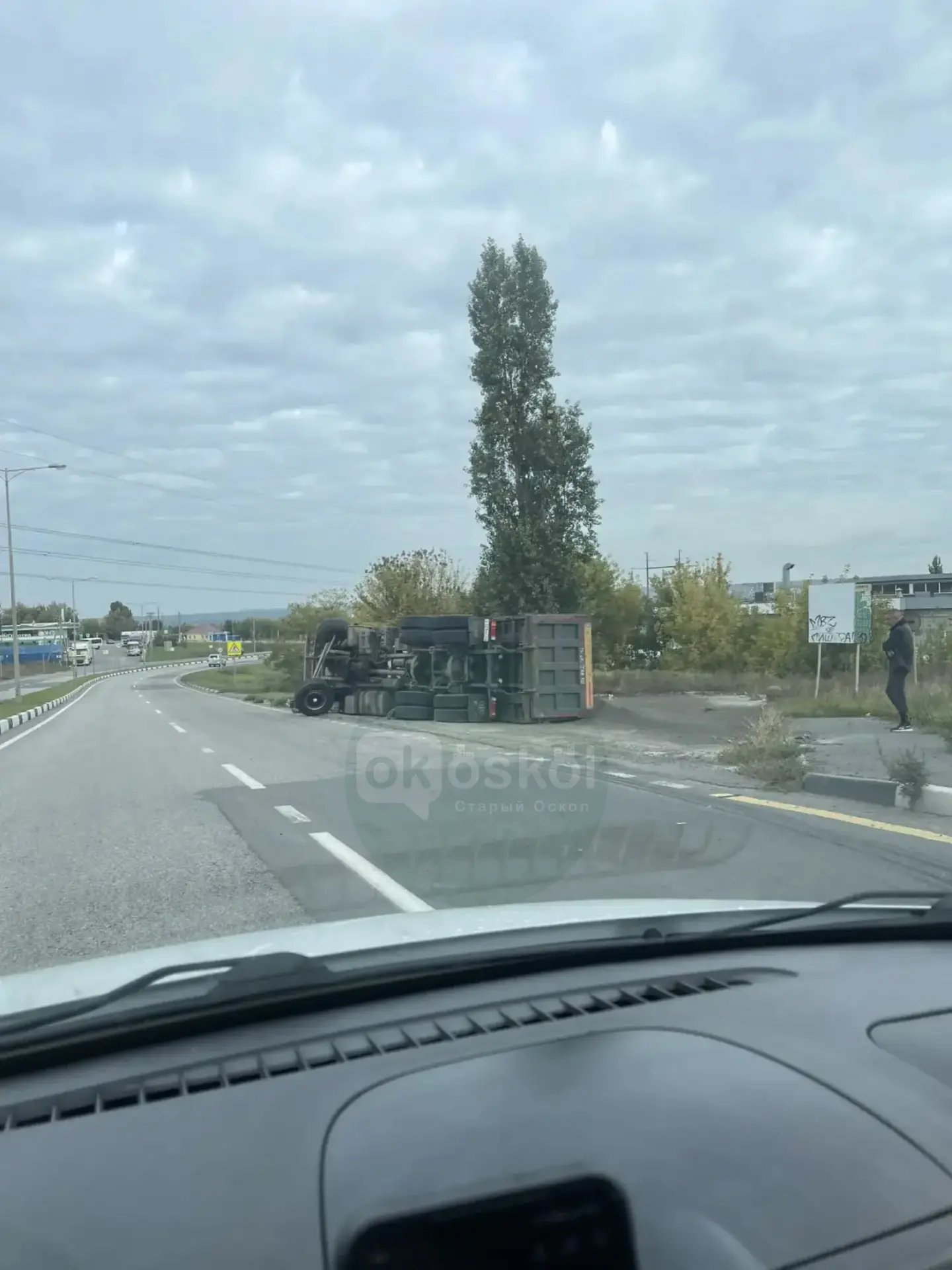 😩Самосвал лег на бок на объездной, как поворачивать на Ремзаводские гаражи