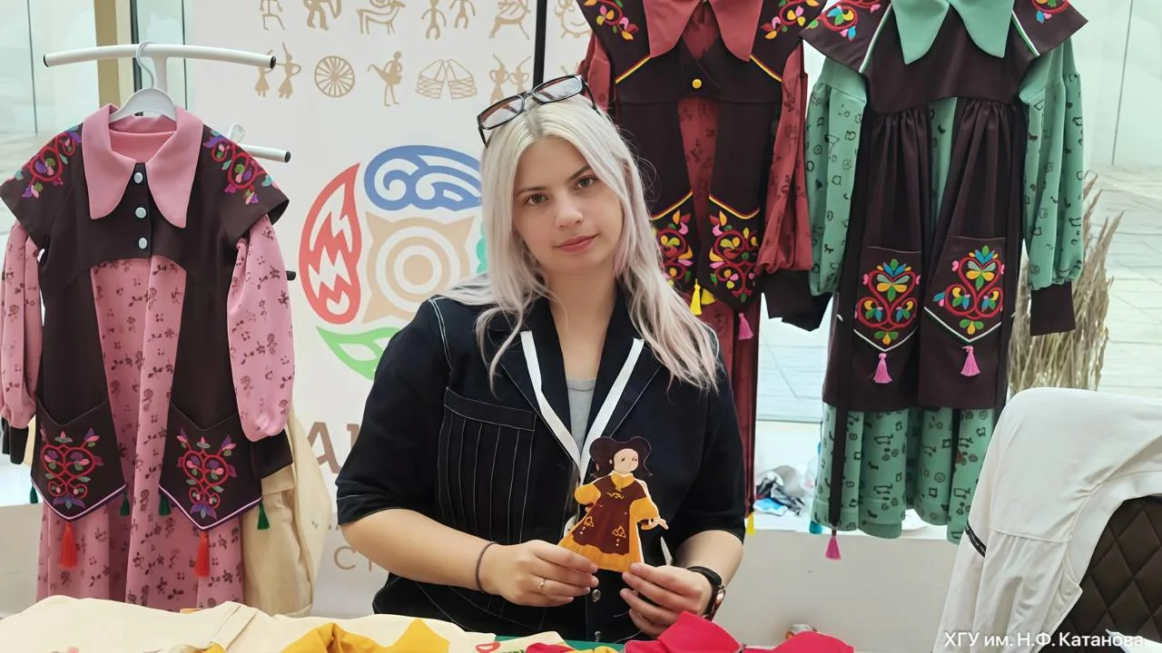 👏 Студентка ХГУ выиграла миллион рублей на создание необычных сценических костюмов

Студентка инжен