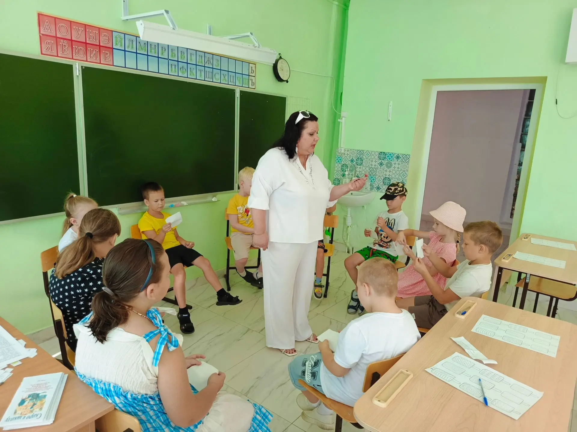 📚 Первый шаг в школьную жизнь: уроки дружбы от психолога!