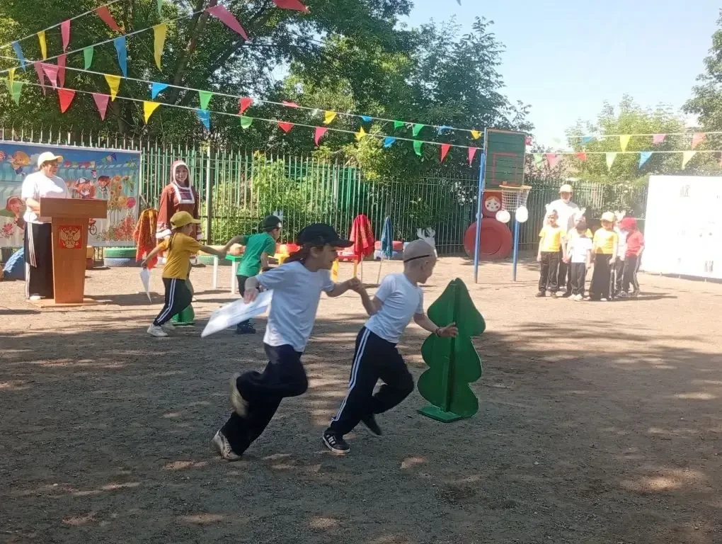 В МБДОУ «Детский сад №1 г.Усть-Джегуты». В рамках «Года единства народов России» прошел летний спорт