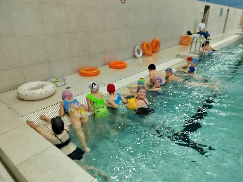 Пришкольный лагерь в бассейне 🏊‍♀️