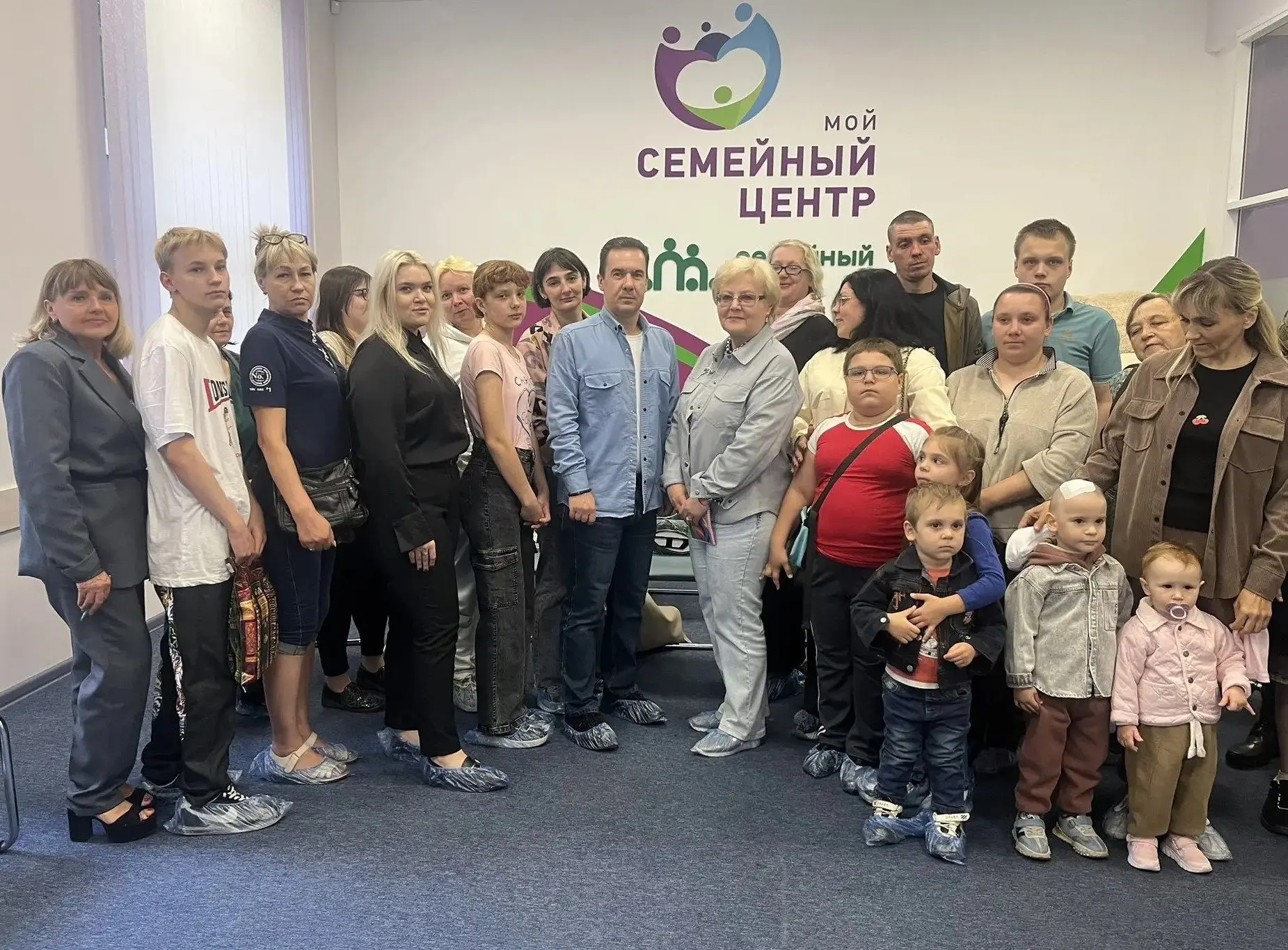 Лето без тревог: в Семейном МФЦ обсудили безопасность и досуг детей на каникулах