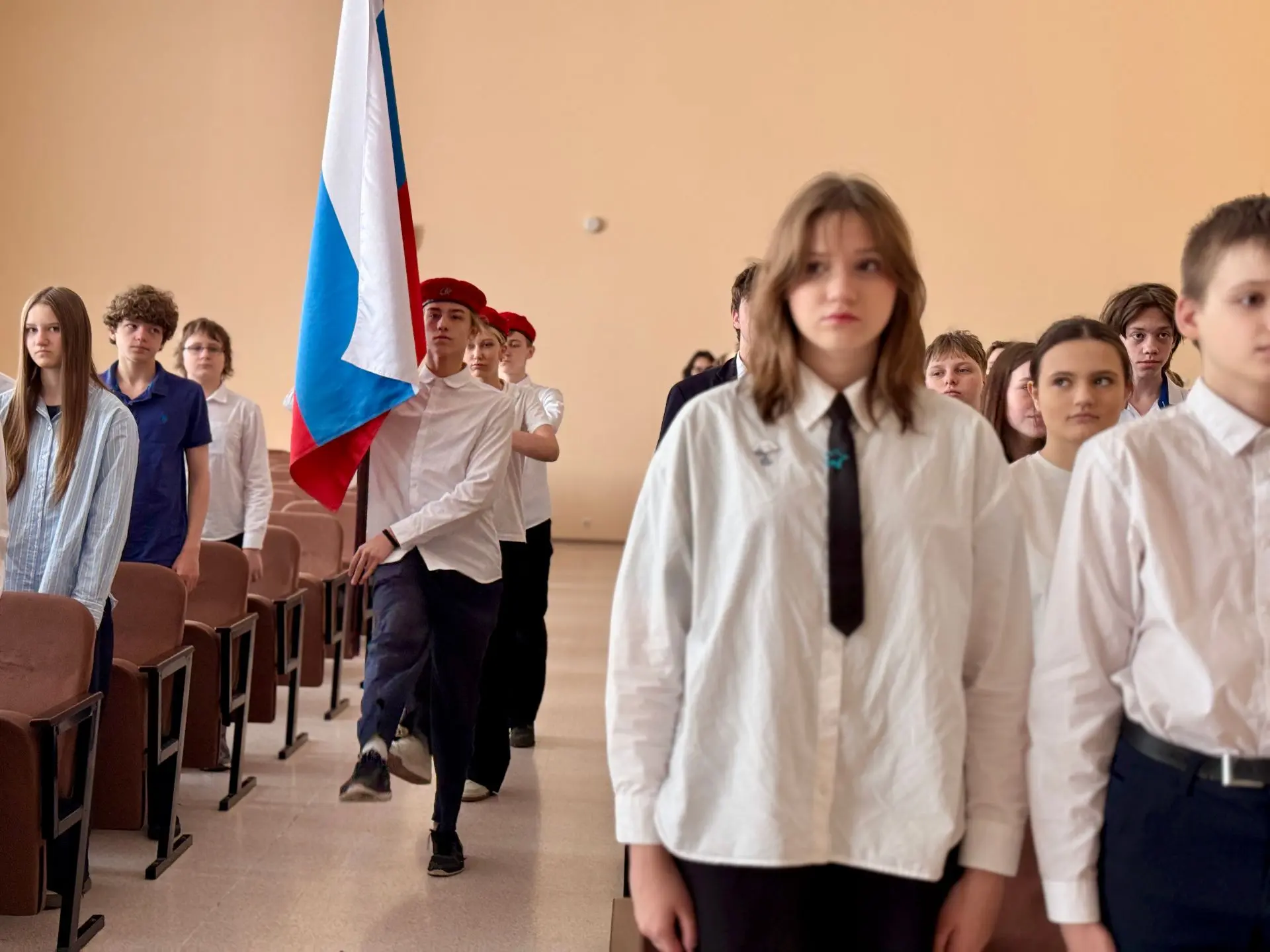 18 мая 2026 года учебная неделя в Центре образования № 58 «Поколение будущего» началась с торжествен