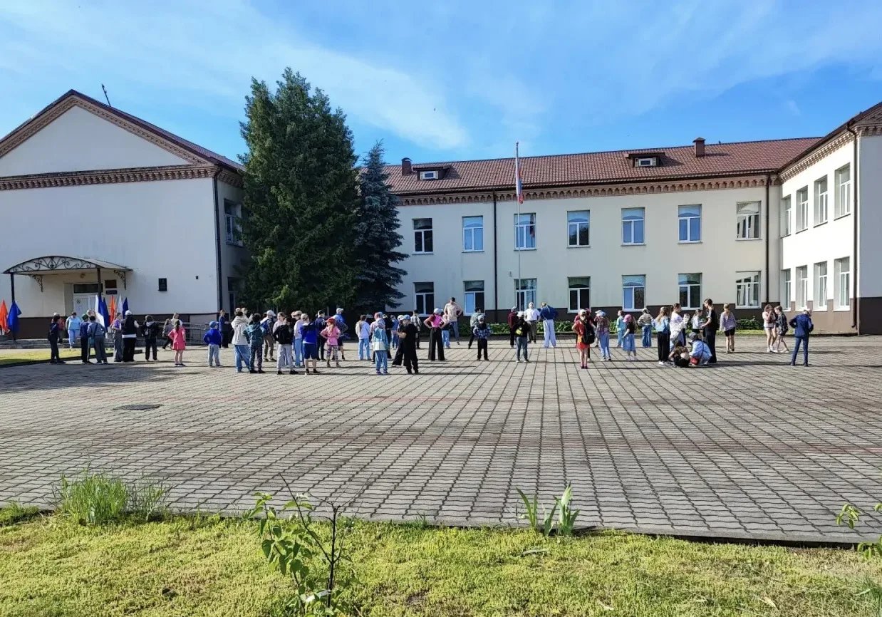 🌈 ДЕНЬ КИНО 

✨ 19 июня день в лагере начался с общего сбора «Здравствуй, Радуга!», бодрящей утренн