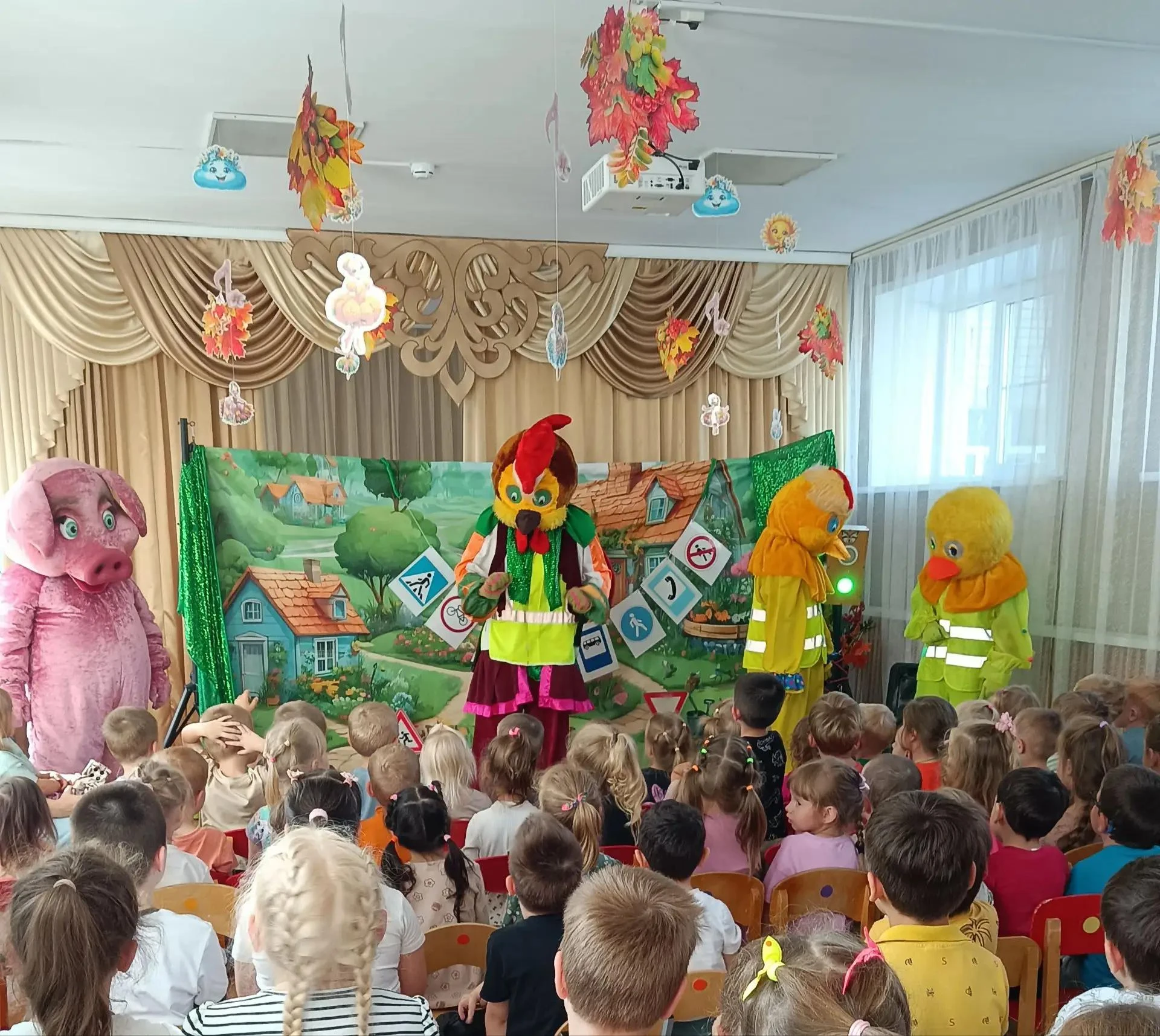 🥳«Театр “Капитошка” в гостях у дошколят: учим ПДД вместе!»🥳