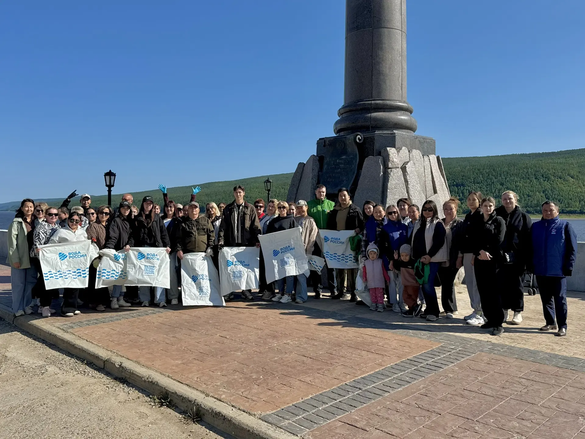 🌿💧Коллектив администрации Ленского района присоединился к акции «Вода России»