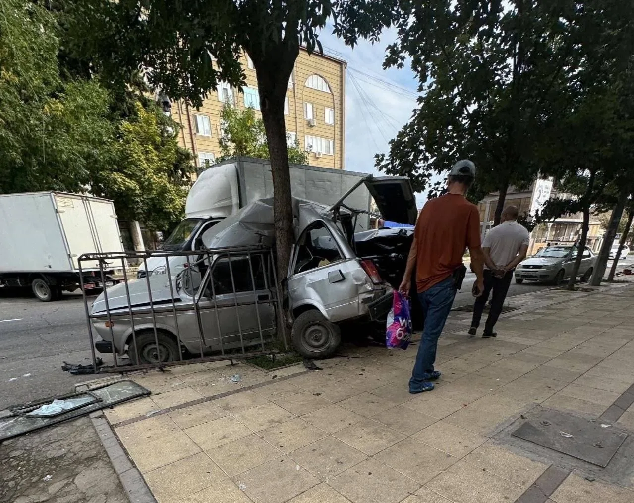 В Дербенте на улице Ленина сегодня произошло жесткое ДТП с участием 4 машин