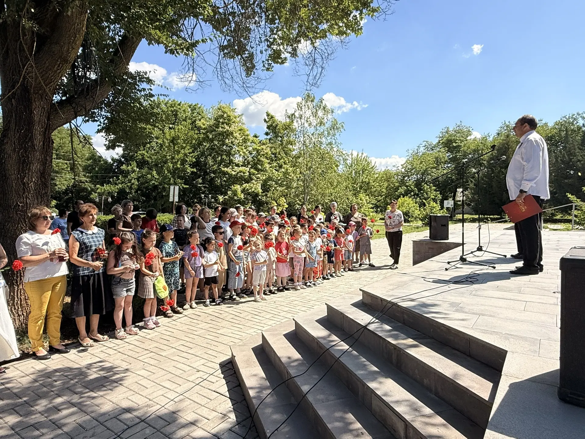 🕯️День памяти и скорби.

Сегодня мы вместе с ребятами отдали дань уважения героям, мужественно сраж