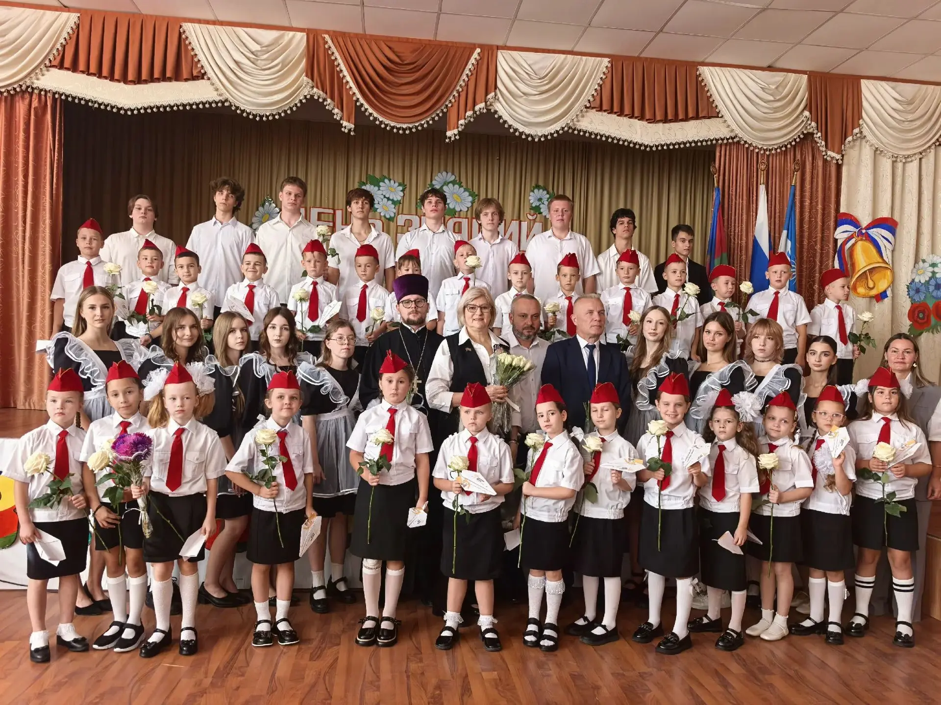 🔔Сегодня, 1 сентября, в нашей школе состоялась традиционная торжественная линейка, пос...