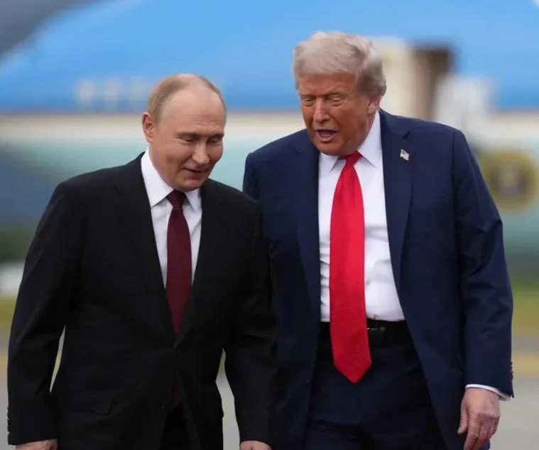 Путин по телефону поздравил Трампа с 80-летием, — Кремль.

Трамп был тронут поздравлениями Путина, п