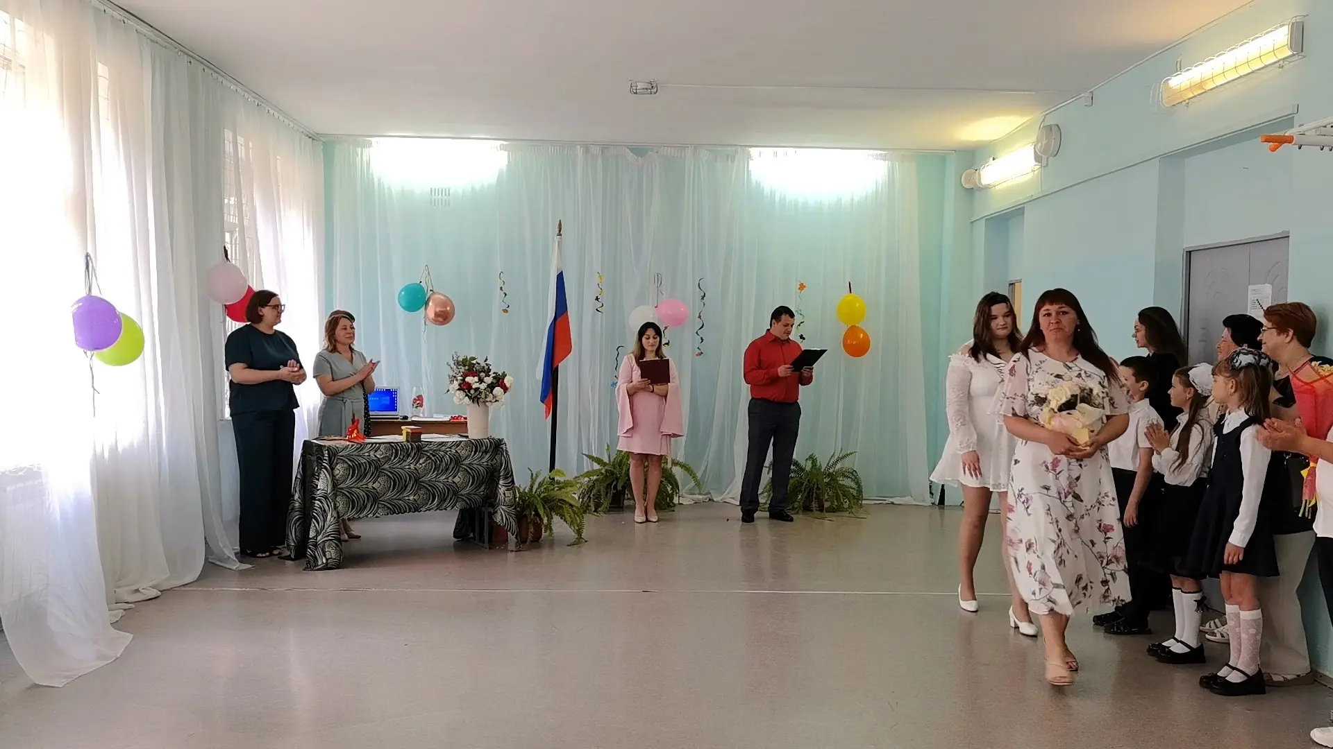 💫Дорогие выпускники! Уважаемые педагоги и родители! 
 
Примите искренние поздравления с самым волни