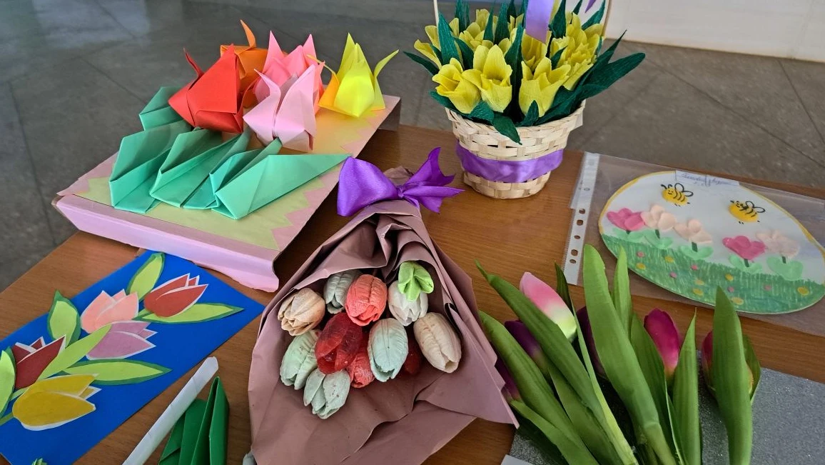 Пусть добро расцветает! 🌷💖    🌷Сегодня наша школа наполнилась яркими красками и теплом — у нас прошл