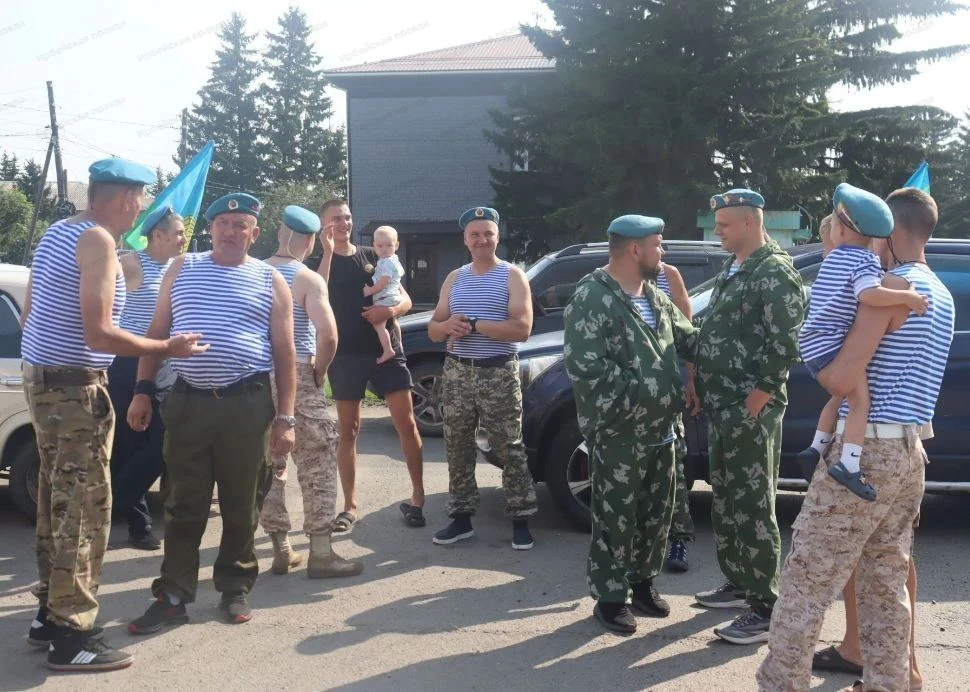 День крылатой пехоты

Сегодня отмечается День ВДВ. В честь этого праздника на площади центра культур