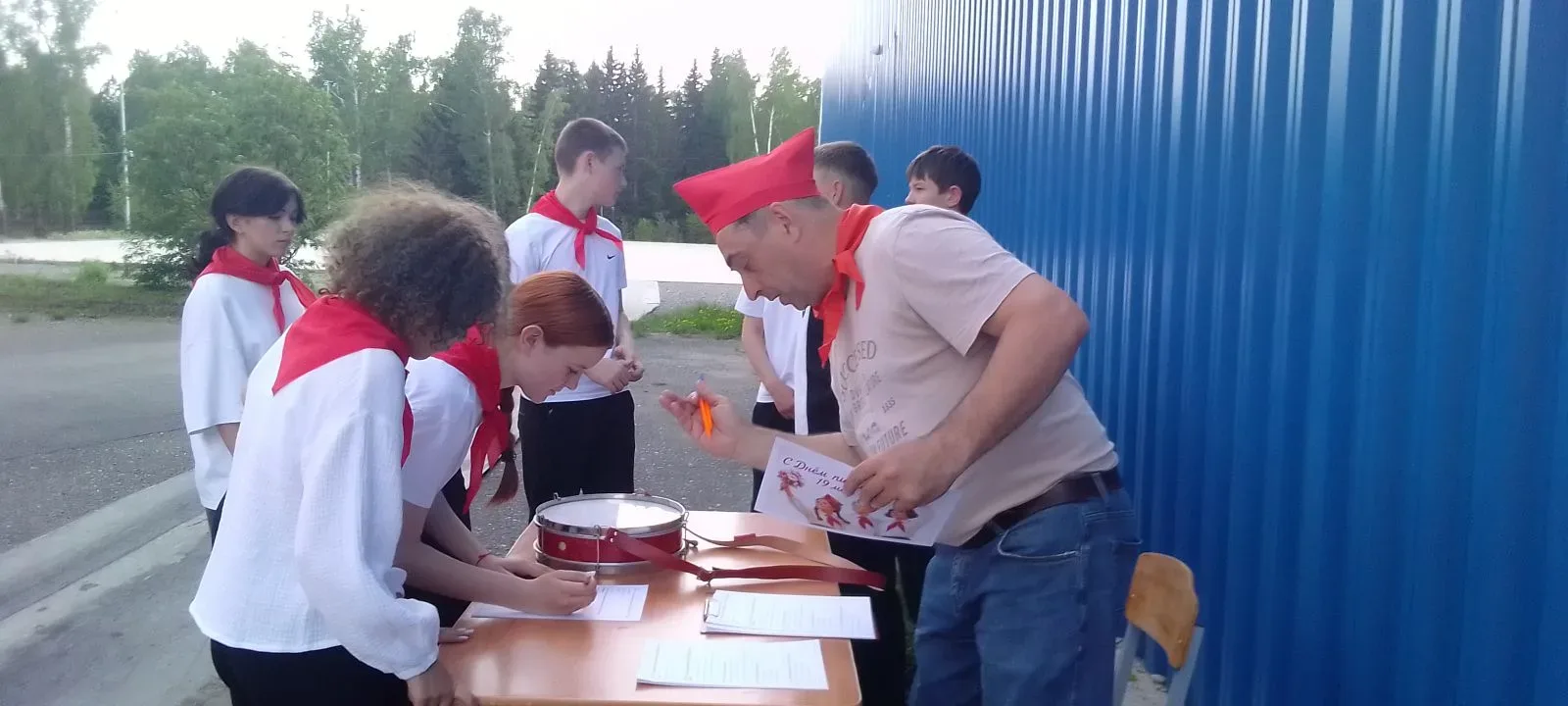 ✨В этот особенный день, 19 мая, наш 7 класс с гордостью принял участие в праздновании Д...