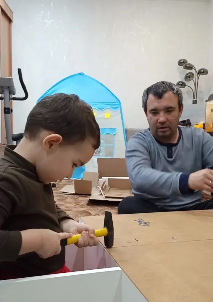 Папа учит не сдаваться,