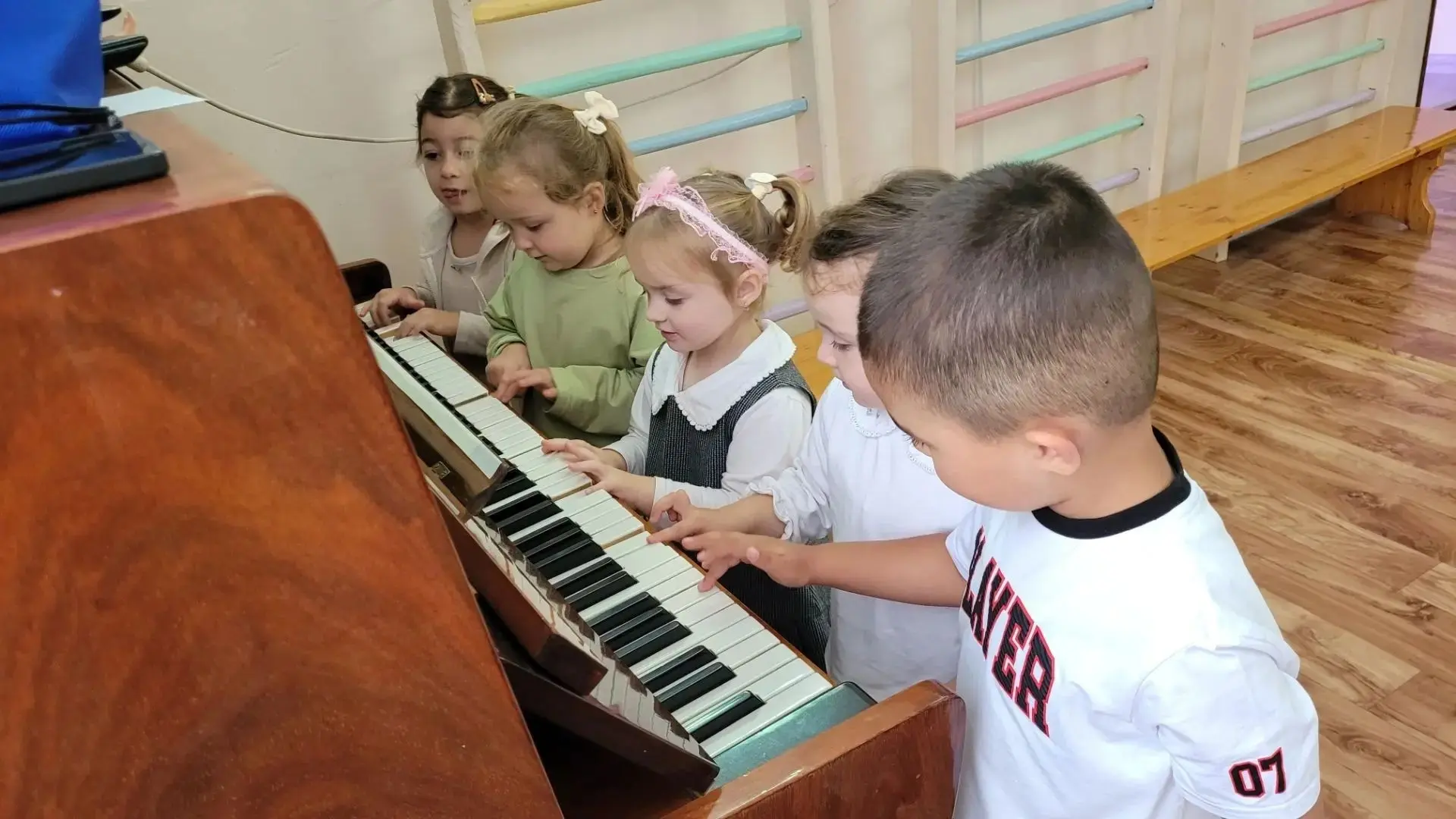 🎶 1 ОКТЯБРЯ — ДЕНЬ МУЗЫКИ, или Как мы учились слышать звуки.
