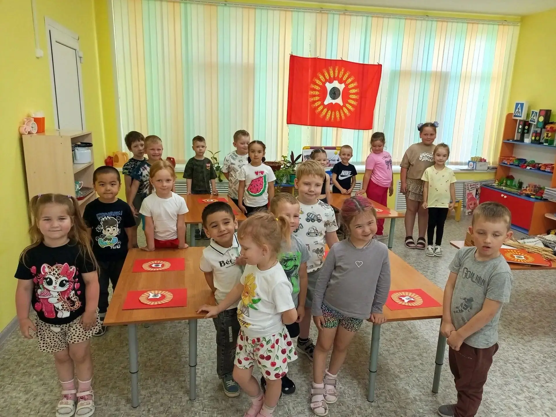Сотрудники Краеведческого музея в рамках проекта Музей в чемодане провели мероприятие «Флаг города» 
