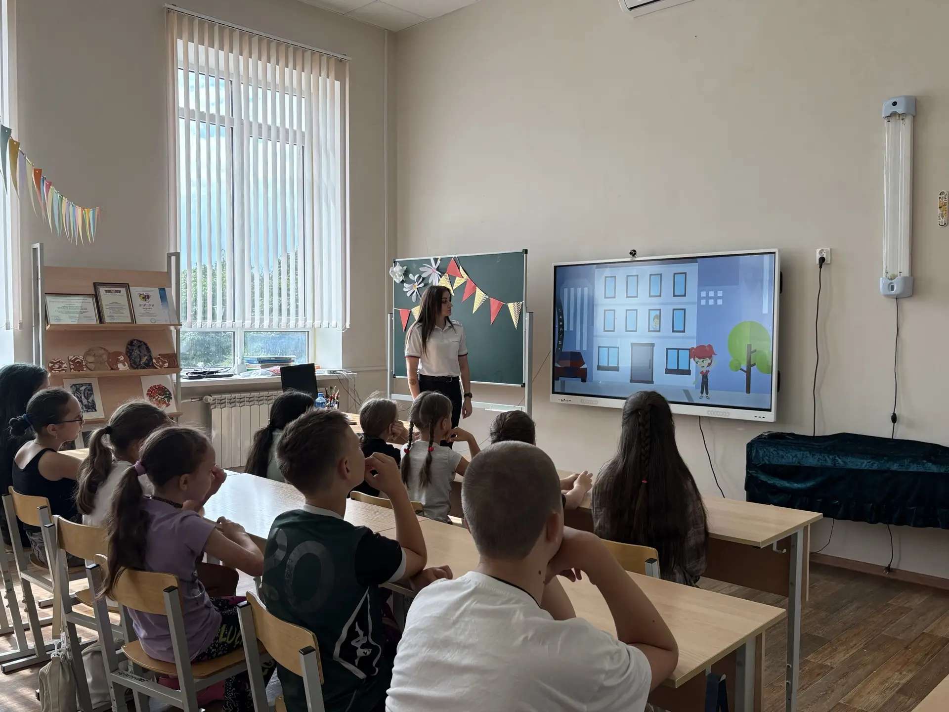 🌞 Лето — это безопасно, познавательно и очень весело! 
Сегодня у нас день, полный событий!

🚦 Безо