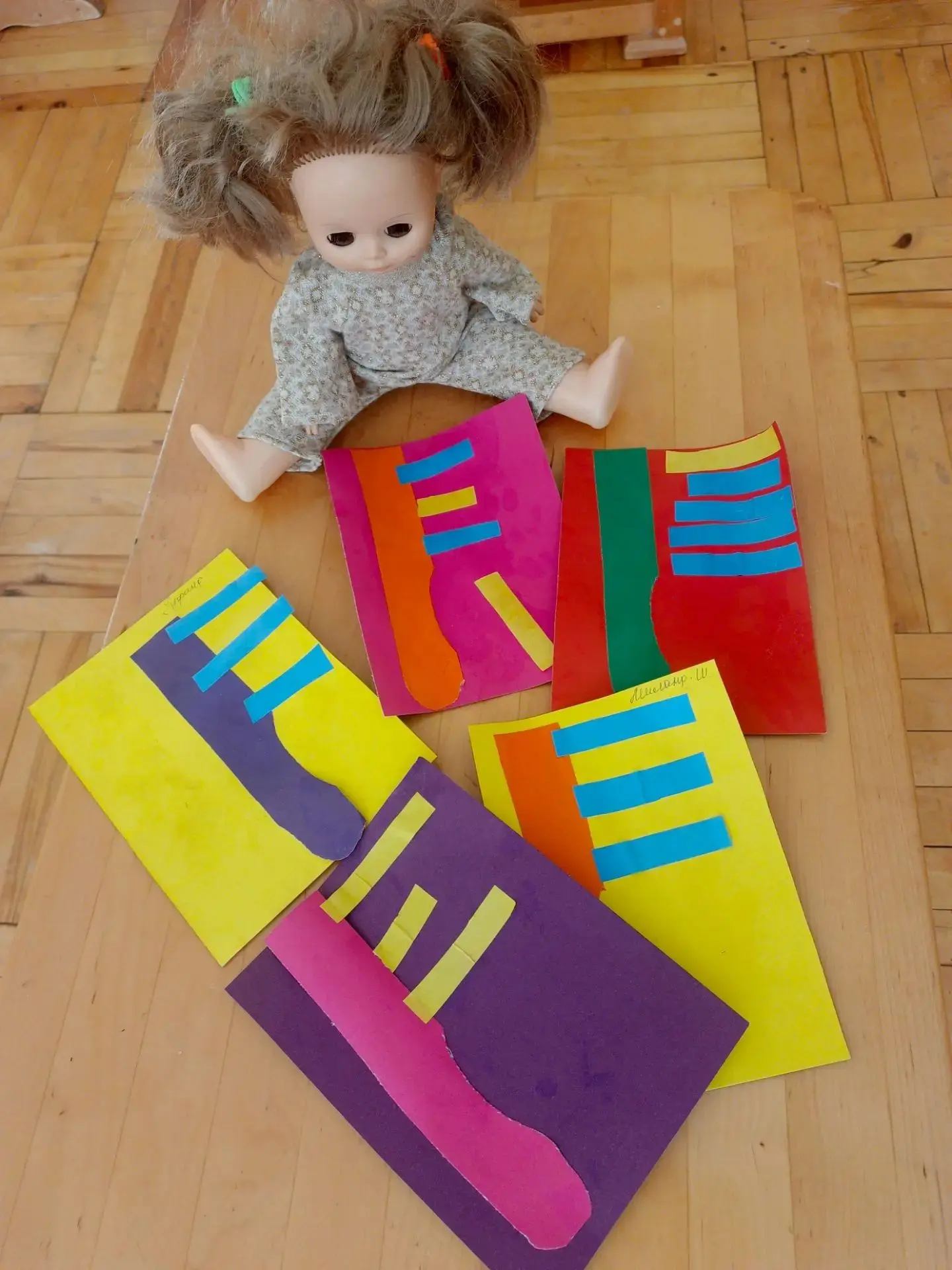 Аппликация "Расческа для куклы Кати" в первой младшей группе 🎨