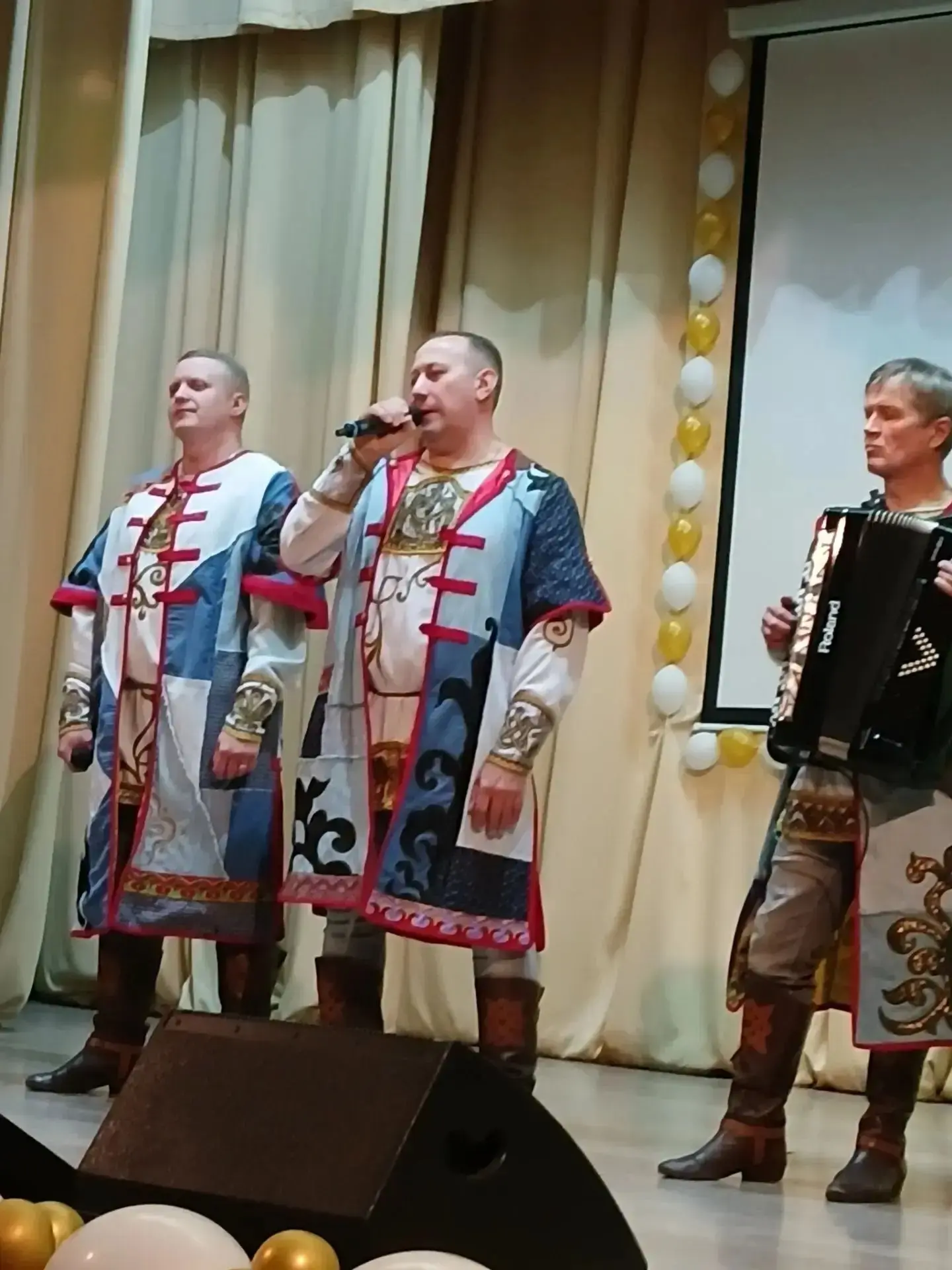 🇷🇺 «Дым Отечества»: артисты Брянской областной филармонии выступили перед жителями Вы...
