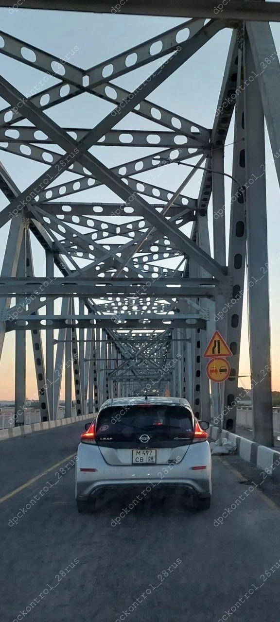 На мосту времянка знак обгон запрещён, такое ощущение будто когда ремонта нет, то будто можно на мос