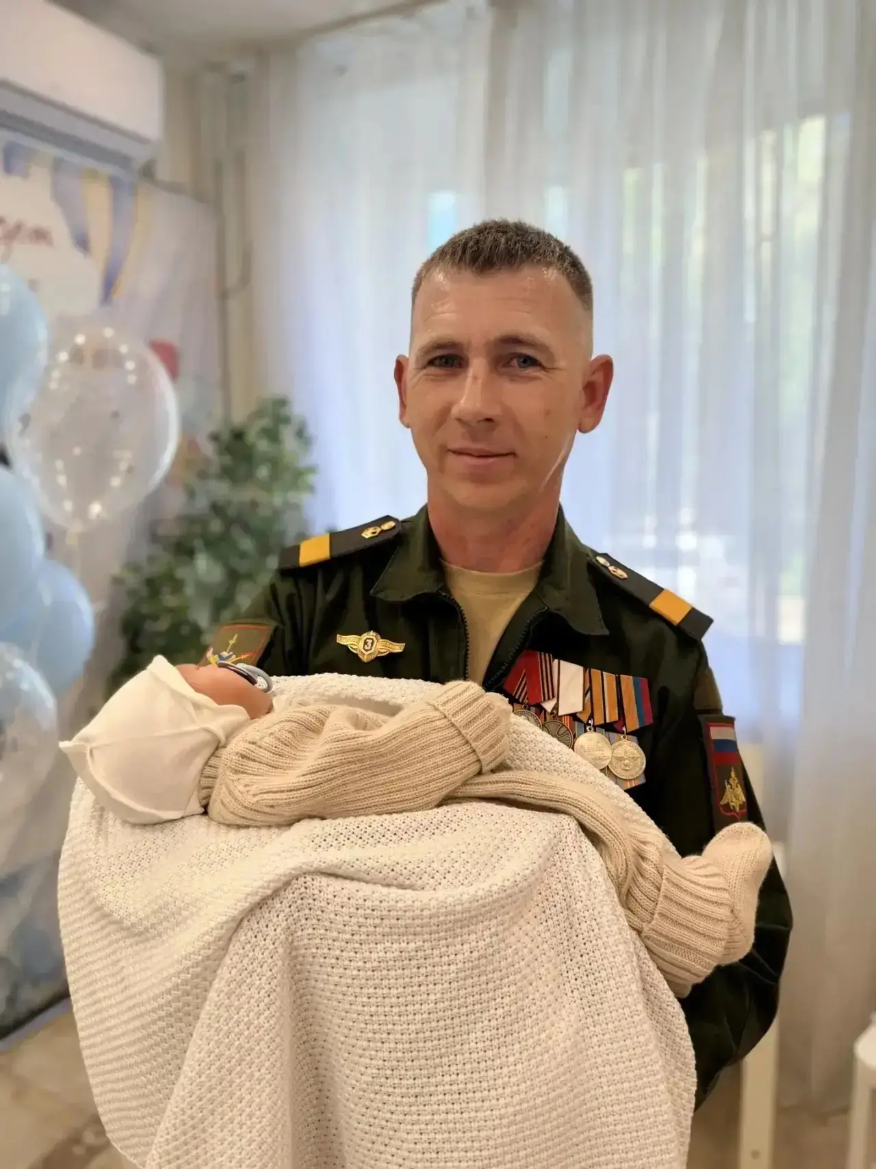 🇷🇺 Состоялось трогательное поздравление семьи участника СВО