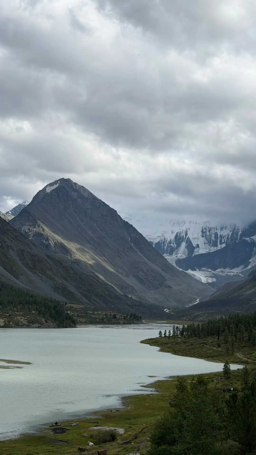 🏔️ Белуха и часовня Архангела Михаила — место силы у подножия горы