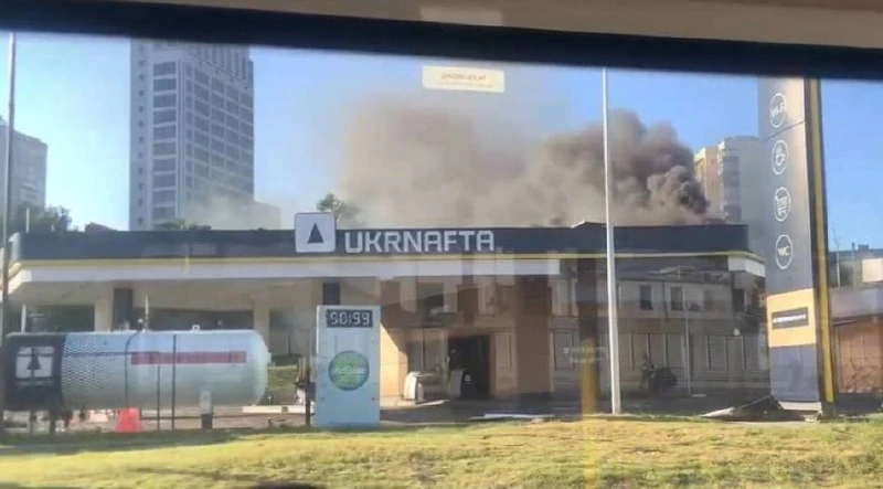 «Герань» атаковала АЗС «Укрнафта» на улице Демиевской в Киеве.