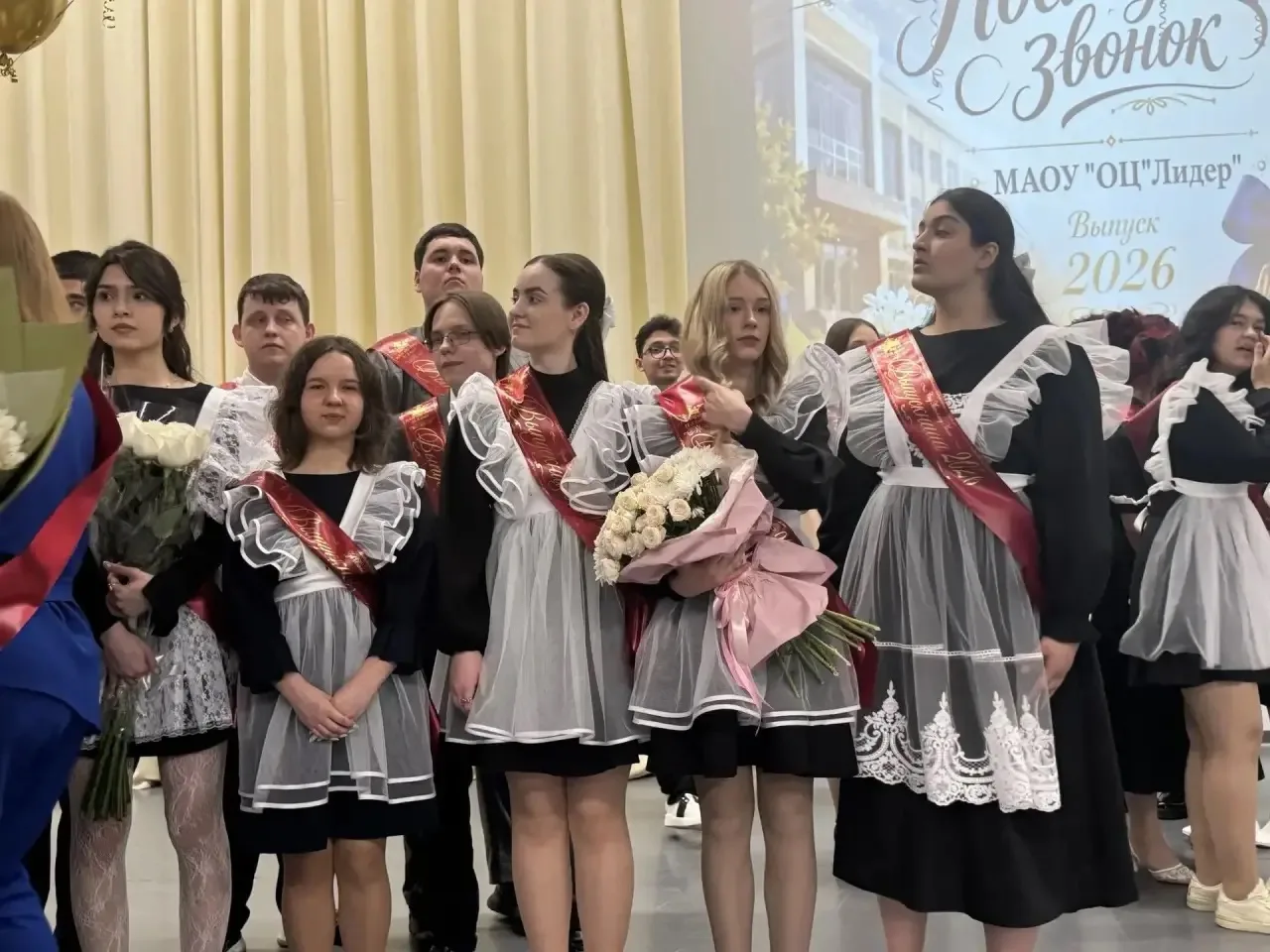 🔔Вот и отзвенел последний звонок для 11-х классов!  ❤️Сегодня для наших выпускников прозвучал главны