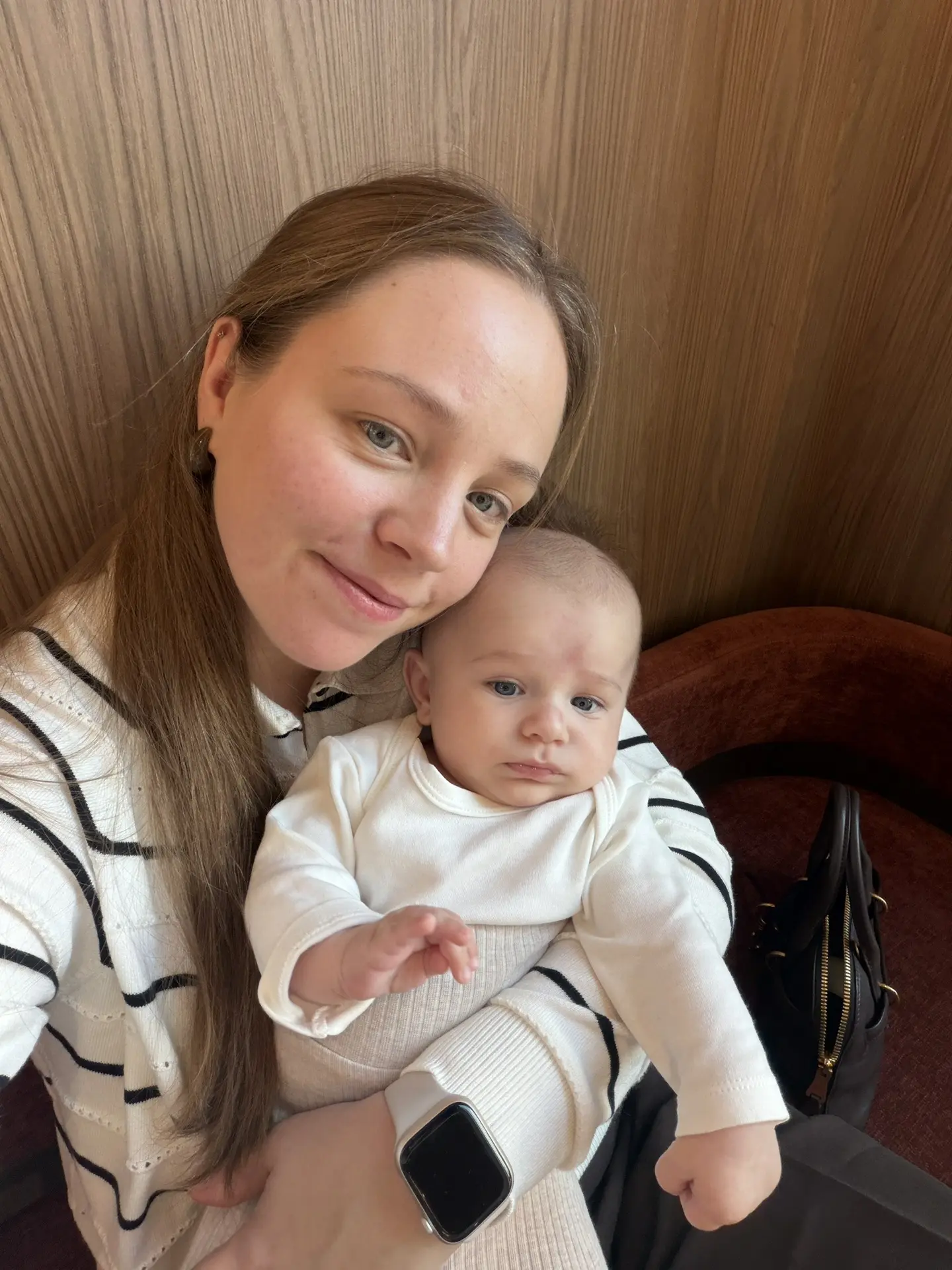 Дайте мне сил теперь записать троих детей ко всем спициалистам😂