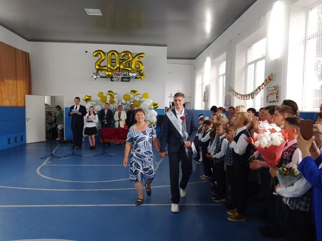 🎊 В школах нашего поселения прошли Последние звонки. В добрый путь, дорогие выпускники!
