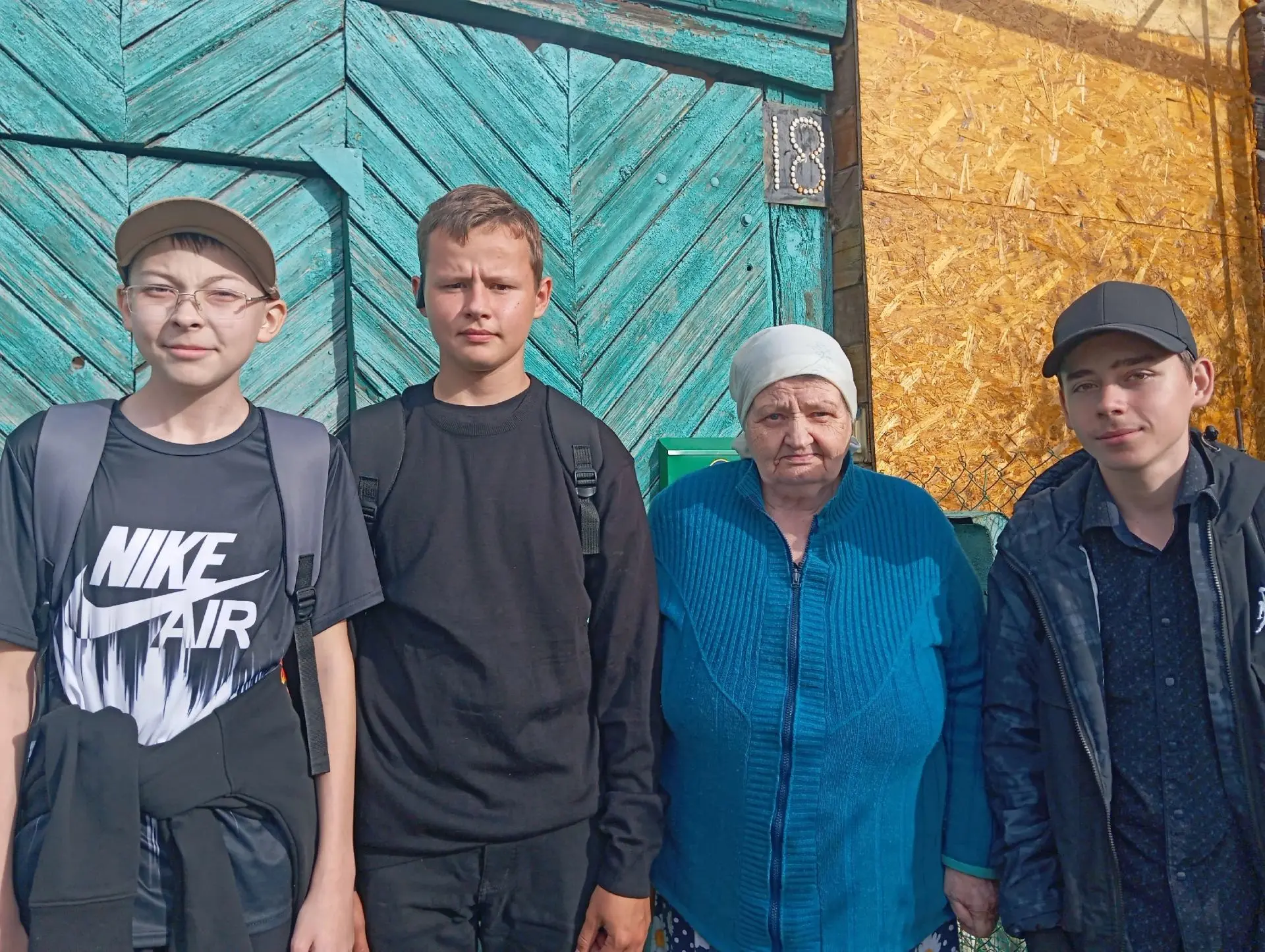 ❤️ В этот светлый и тёплый день ребята 9 класса поздравили хранителей мудрости села с М...