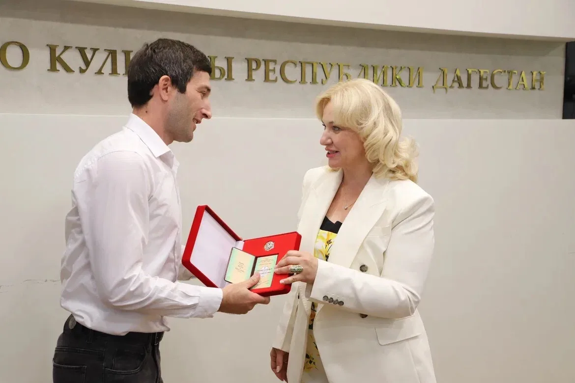 🎖 Работников культуры наградили в преддверии Дня Конституции Республики Дагестан.

В Министерстве к