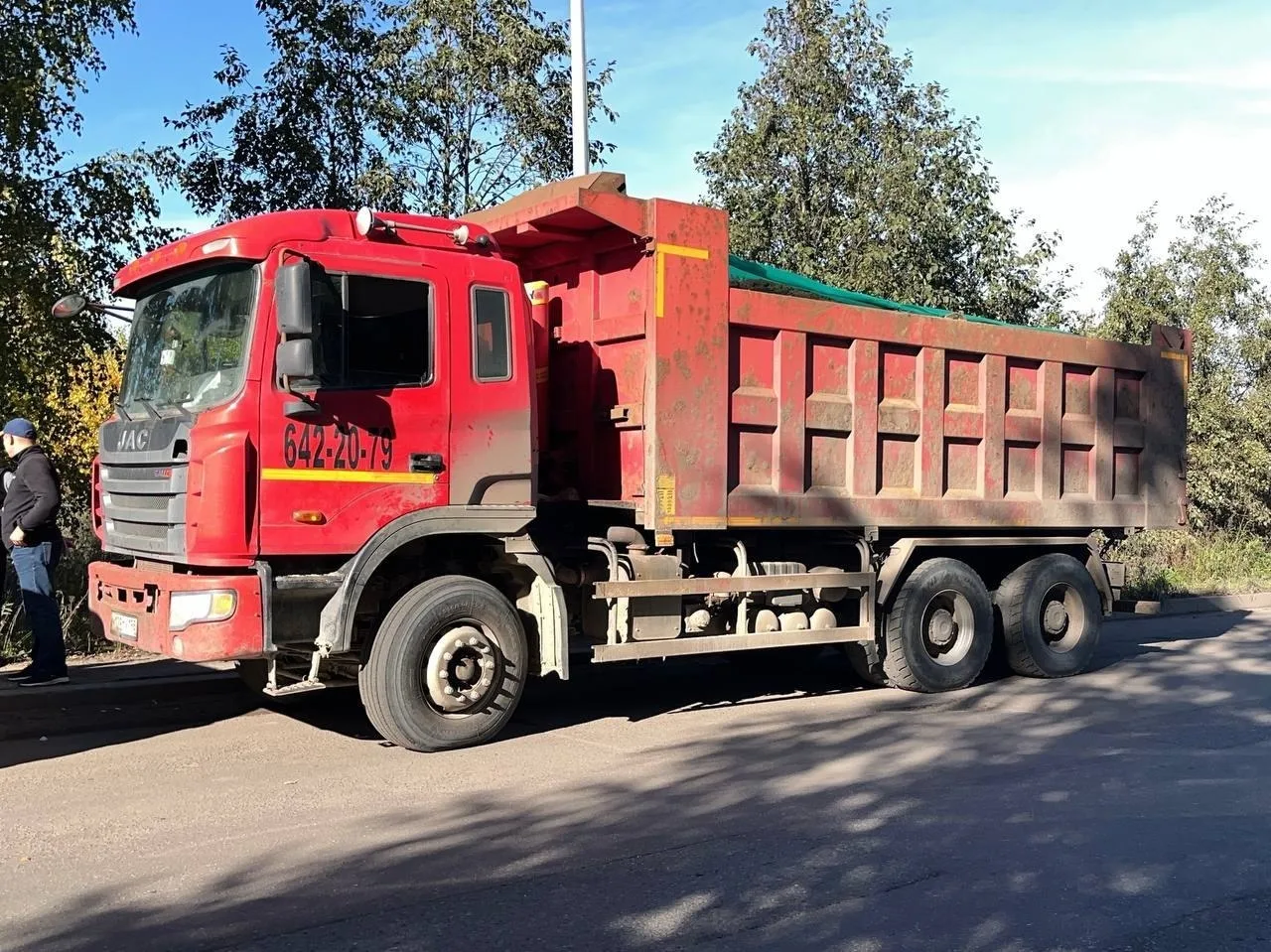 🚛 В Ломоносовском районе поймали грузовик с отходами без документов