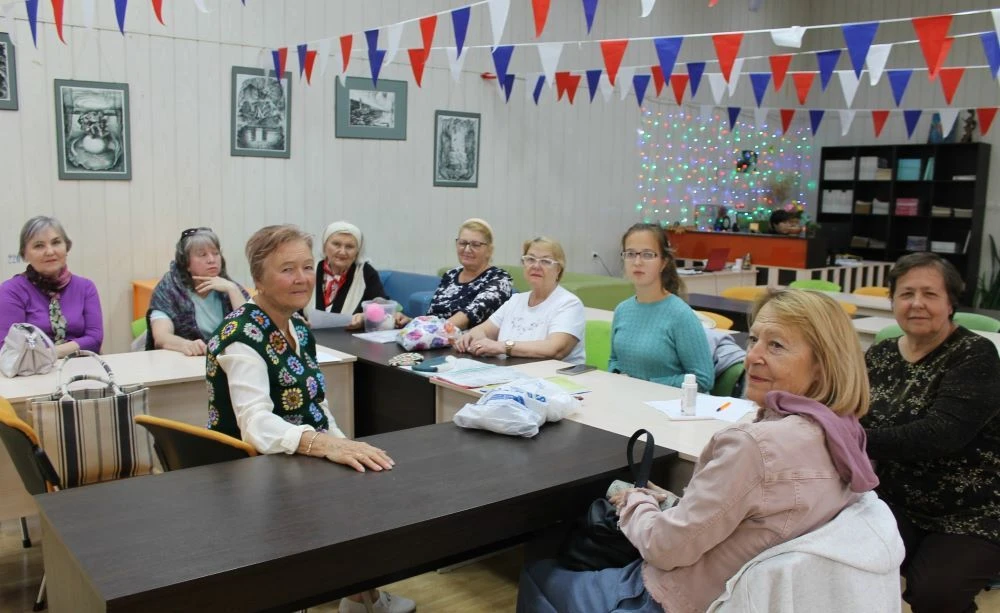 🏛️Трудолюбивые участницы из клуба вязания «Дива» собрались 30 сентября в Баллионовской...