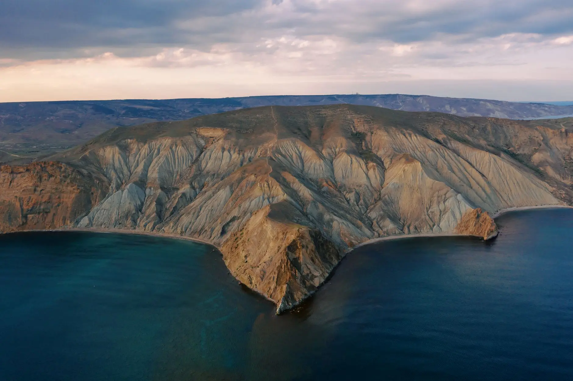 🌊 Крым летом — это не только бесконечные пляжи и ласковое море. Конечно, ради них многие и едут! Но