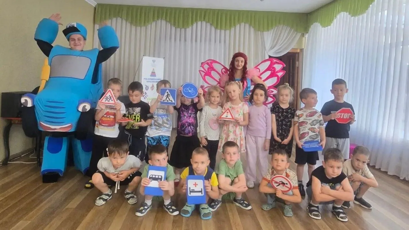 В нашем учреждении продолжается проведение " Минуток безопасности". В этот раз нашим пе...