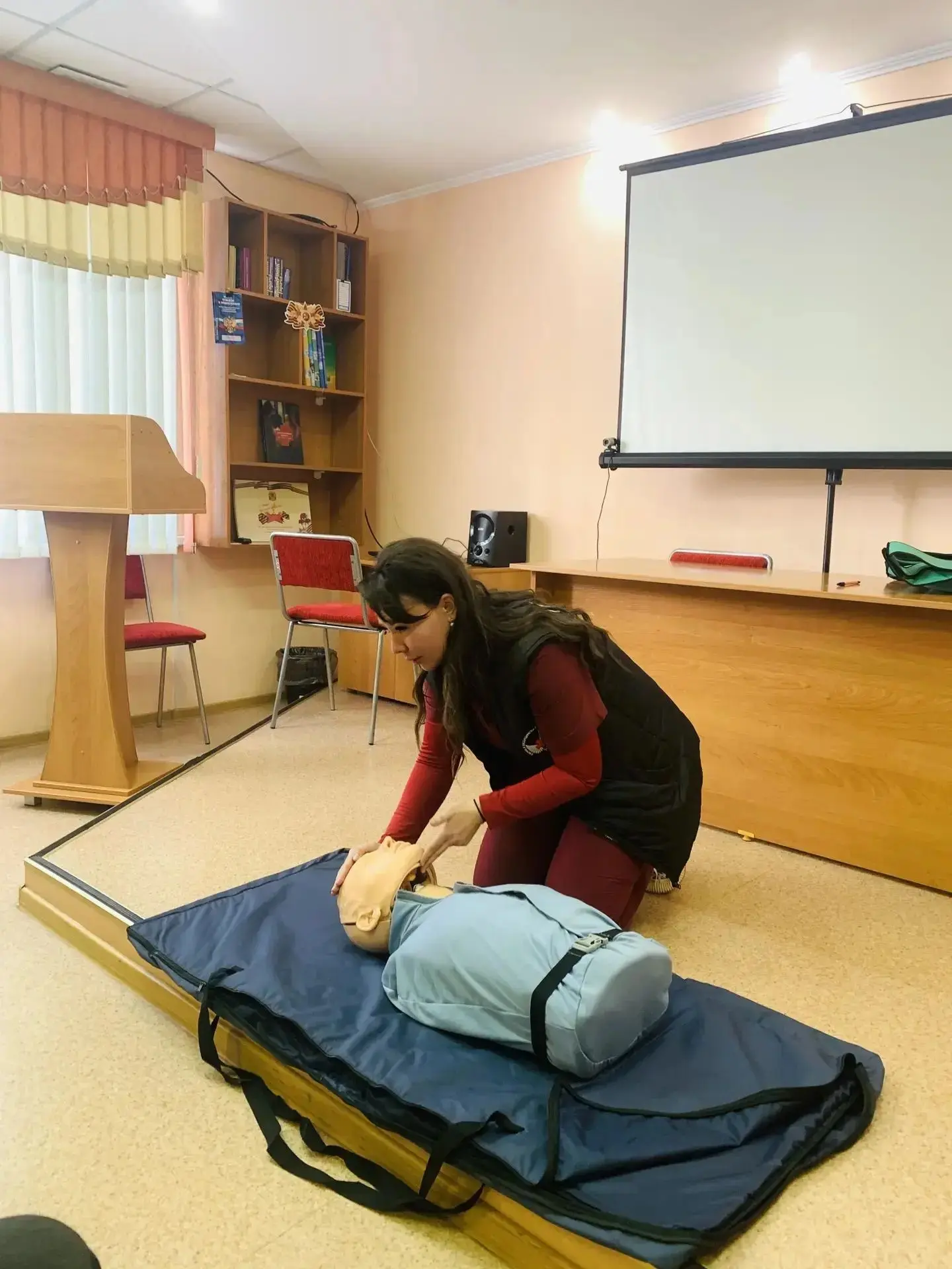 🚑 Первая помощь — до автоматизма: как прошло занятие для коллег из наркодиспансера