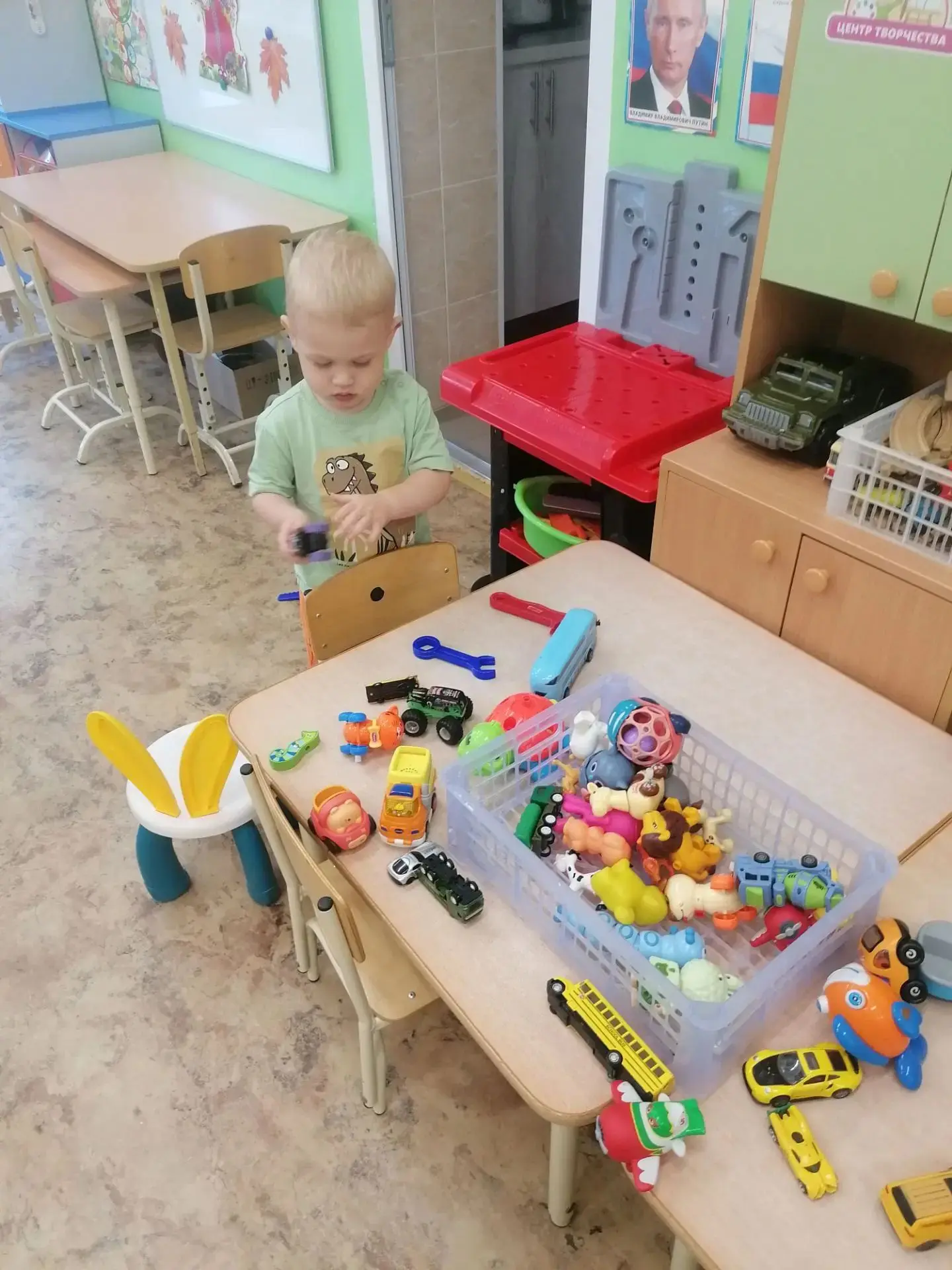 В 1 младшей группе № 4  « Радуга » проходит адаптация детей к детскому саду. Адаптация ...