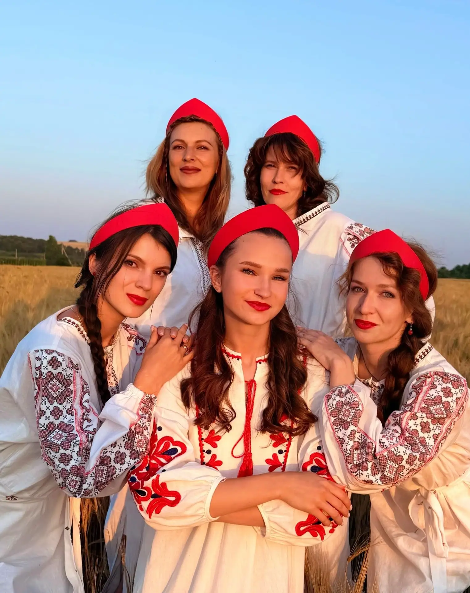 🎶 Привет, друзья! Рады видеть вас в канале вокального ансамбля «Краса»! 🎶
