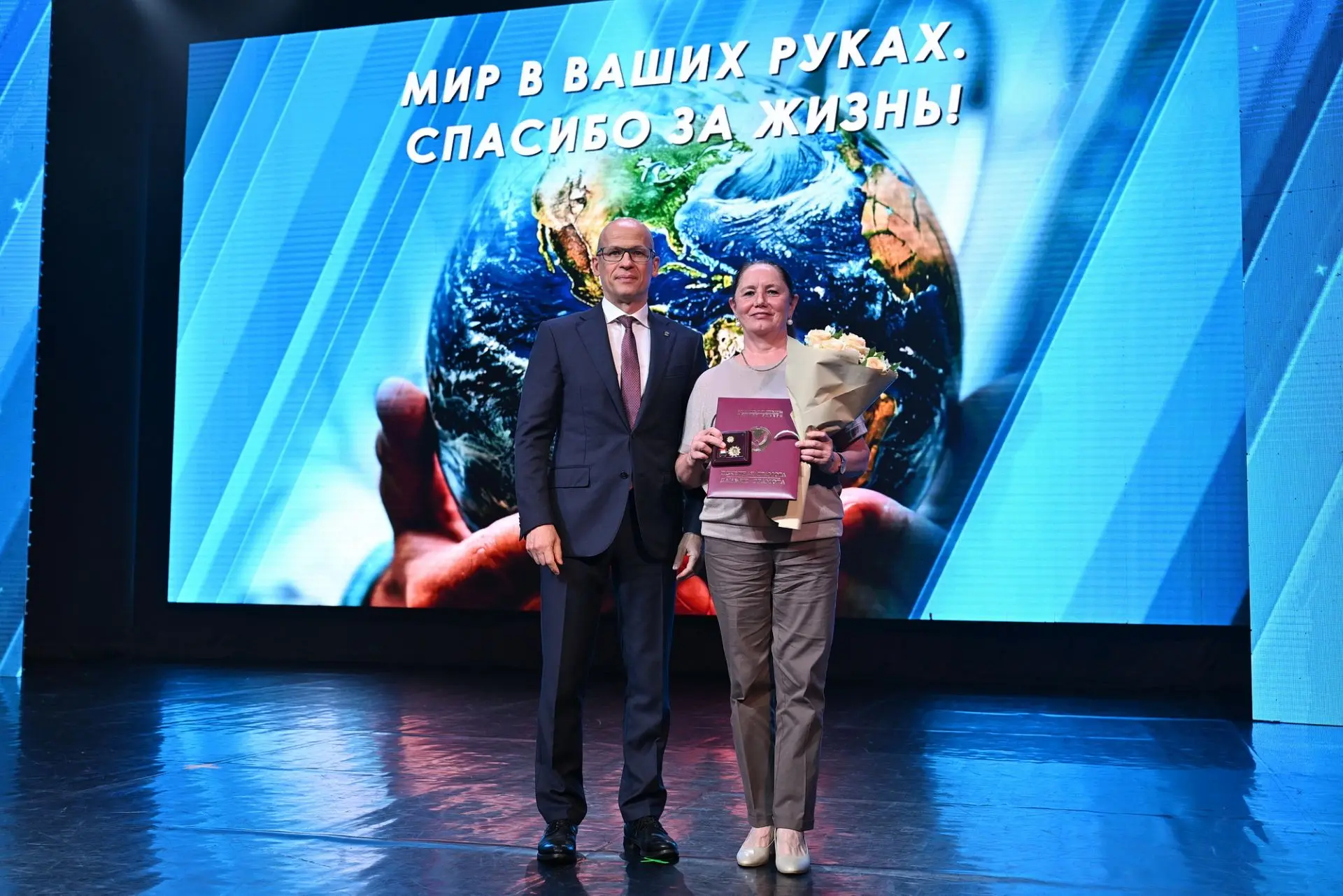 В преддверии Дня медицинского работника прошёл праздничный концерт.
🌹 За многолетний и добросовестн